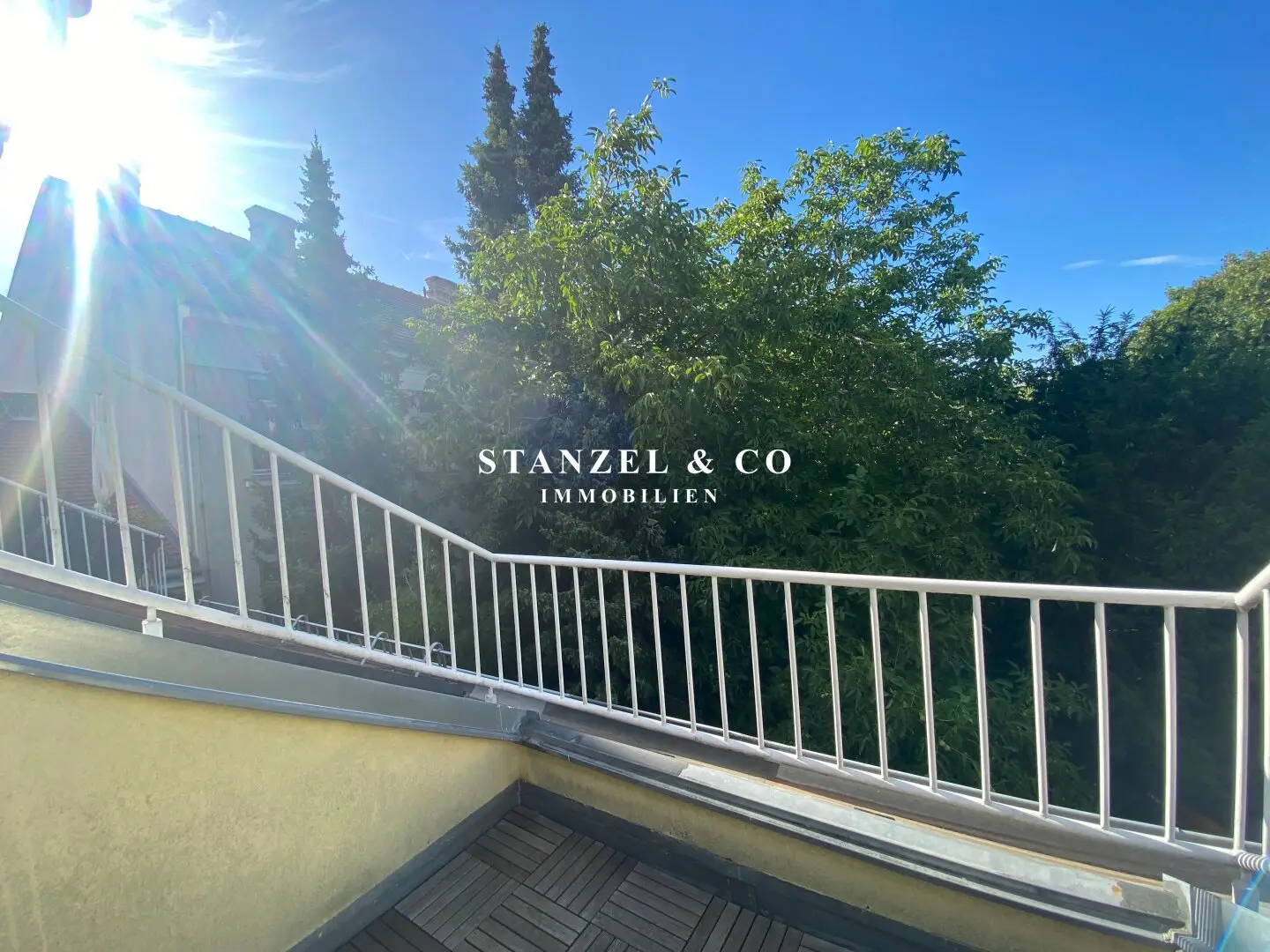 NUSSBERG - GARTENSEITIGE TERRASSENMAISONETTE