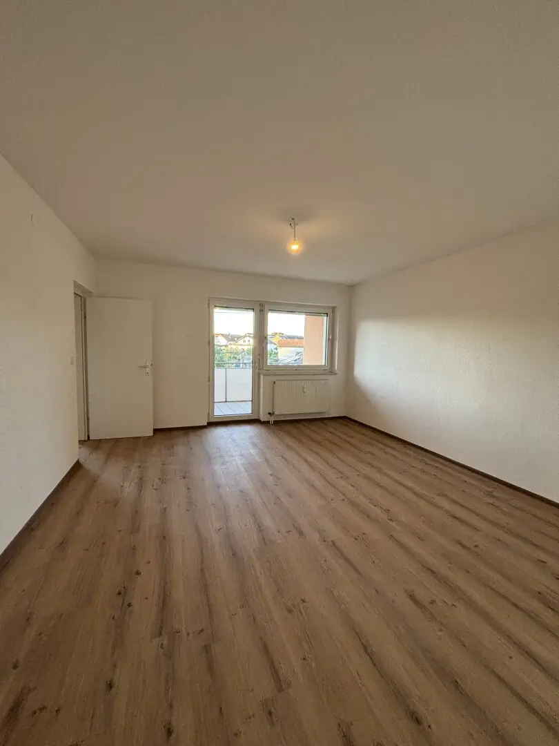 Helle 3-Zimmer Wohnung mit Balkon &amp; Stellplatz in Pregarten, Miete €737,16