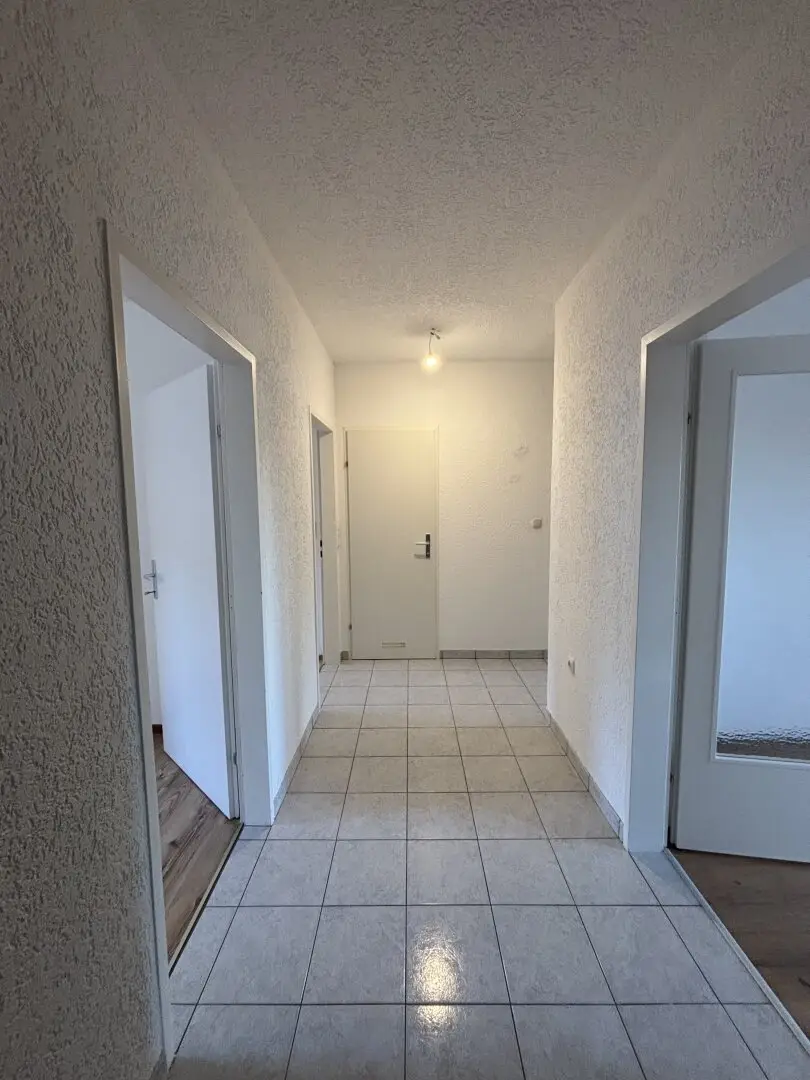 Helle 3-Zimmer Wohnung mit Balkon &amp; Stellplatz in Pregarten, Miete €737,16