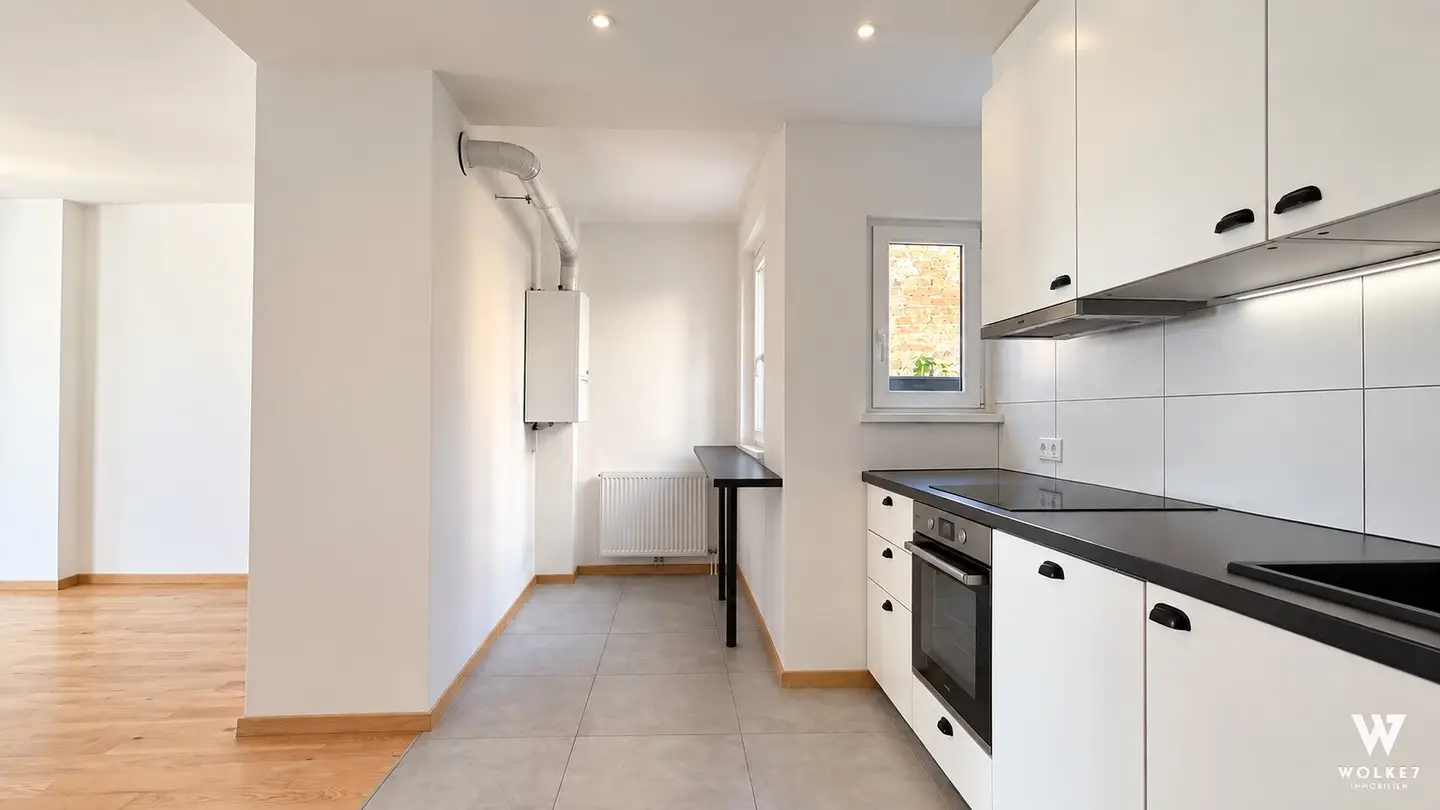 Bright 2.5-room attic apartment | Karmeliterplatz | completely renovated 2022 | Near Vienna city center