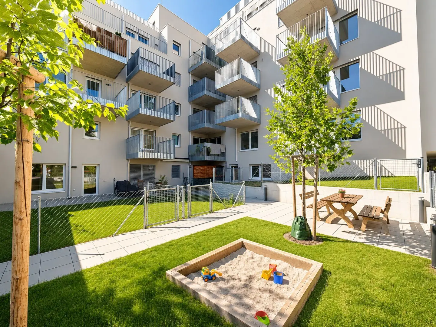 Neubauwohnung with balcony and communal garden