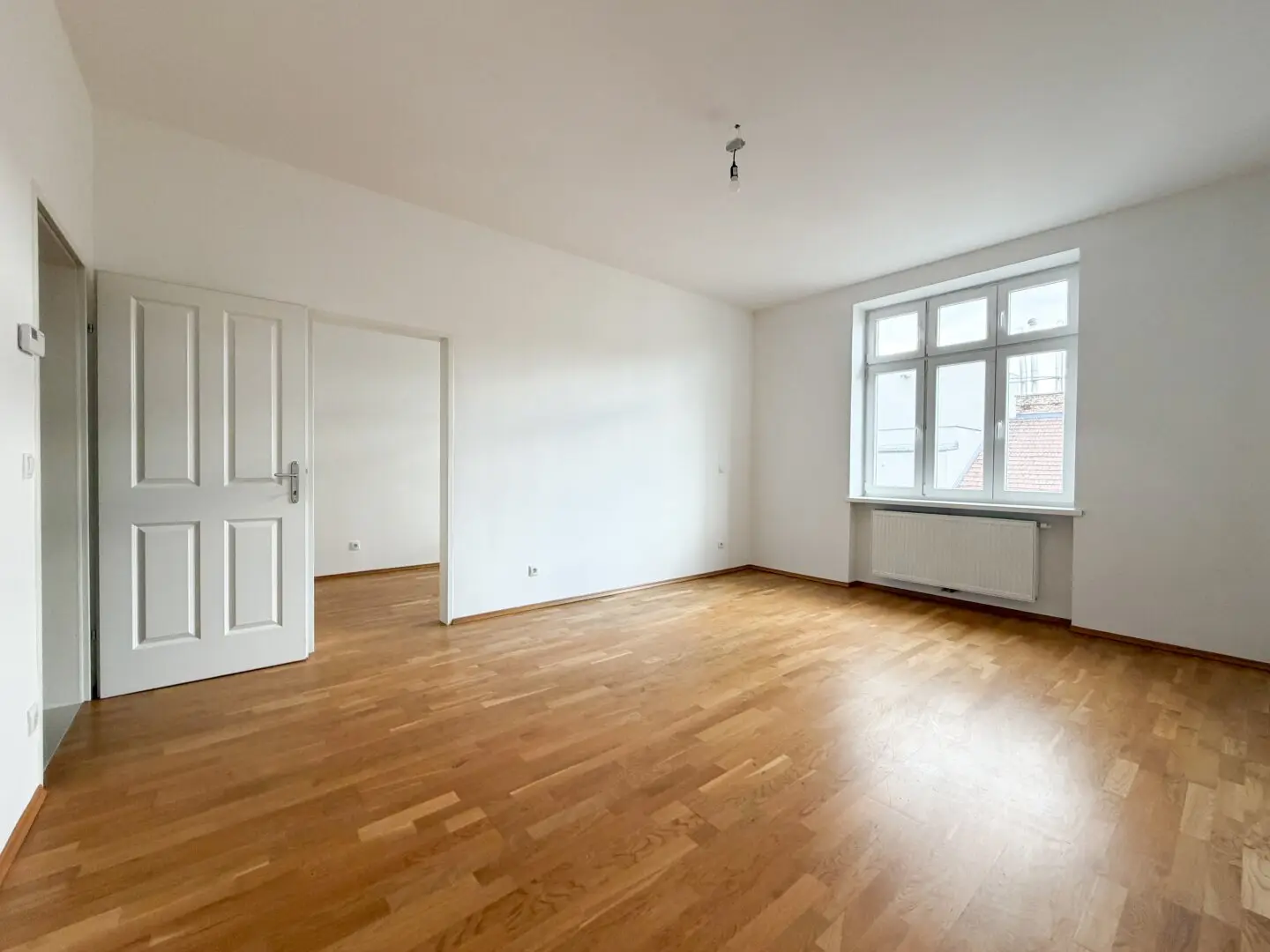 HARDTMUTHGASSE - WELL MAINTAINED 2 ROOM APARTMENT - TOP 39