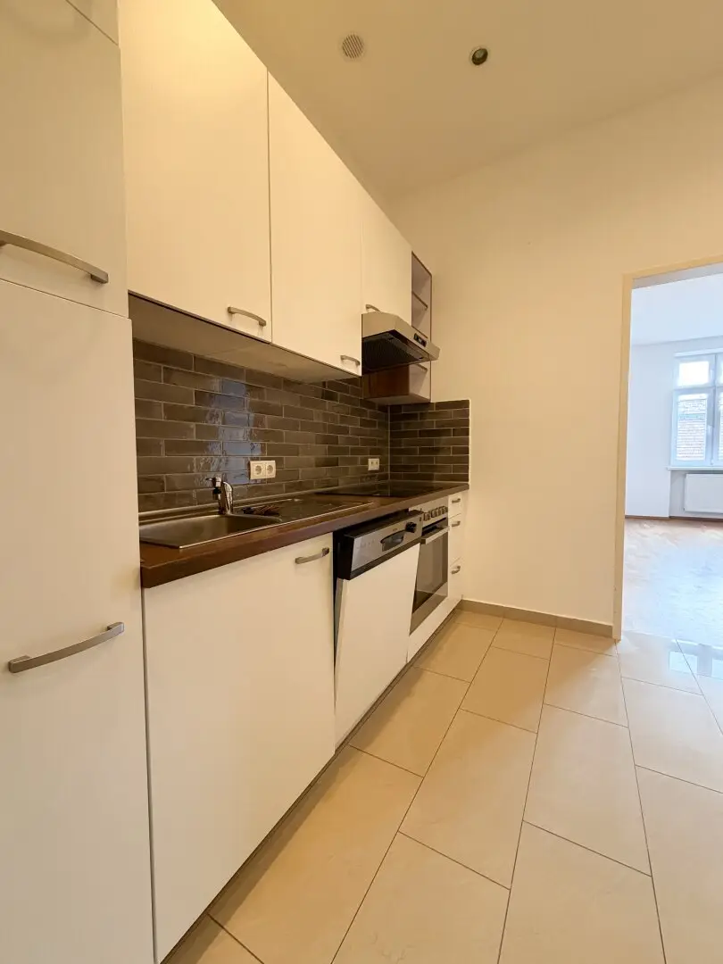 HARDTMUTHGASSE - WELL MAINTAINED 2 ROOM APARTMENT - TOP 39