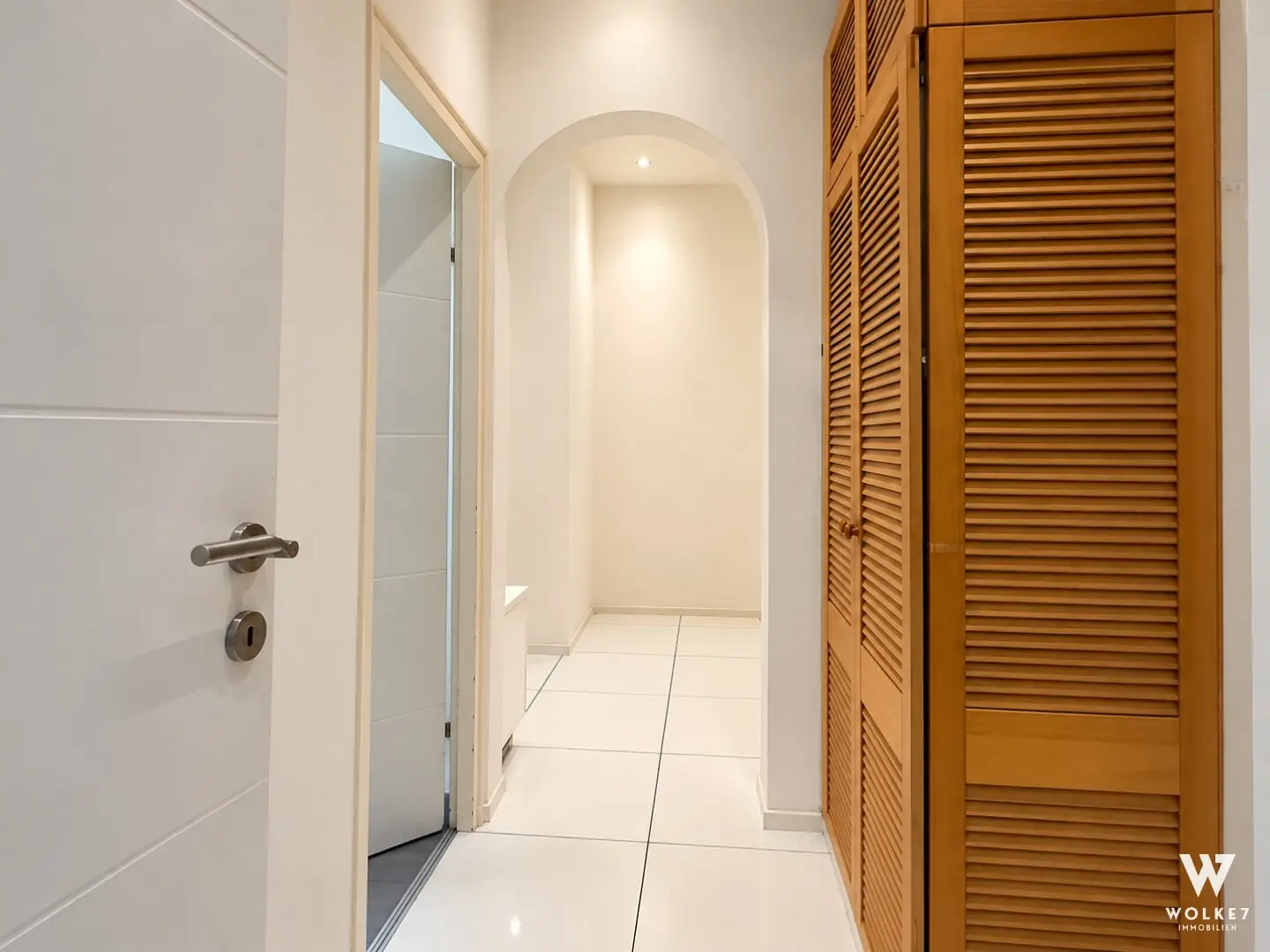 *** Großzügige 3,5-Zimmer-Altbauwohnung in Hernals - viel Platz &amp; ideal für WGs ***