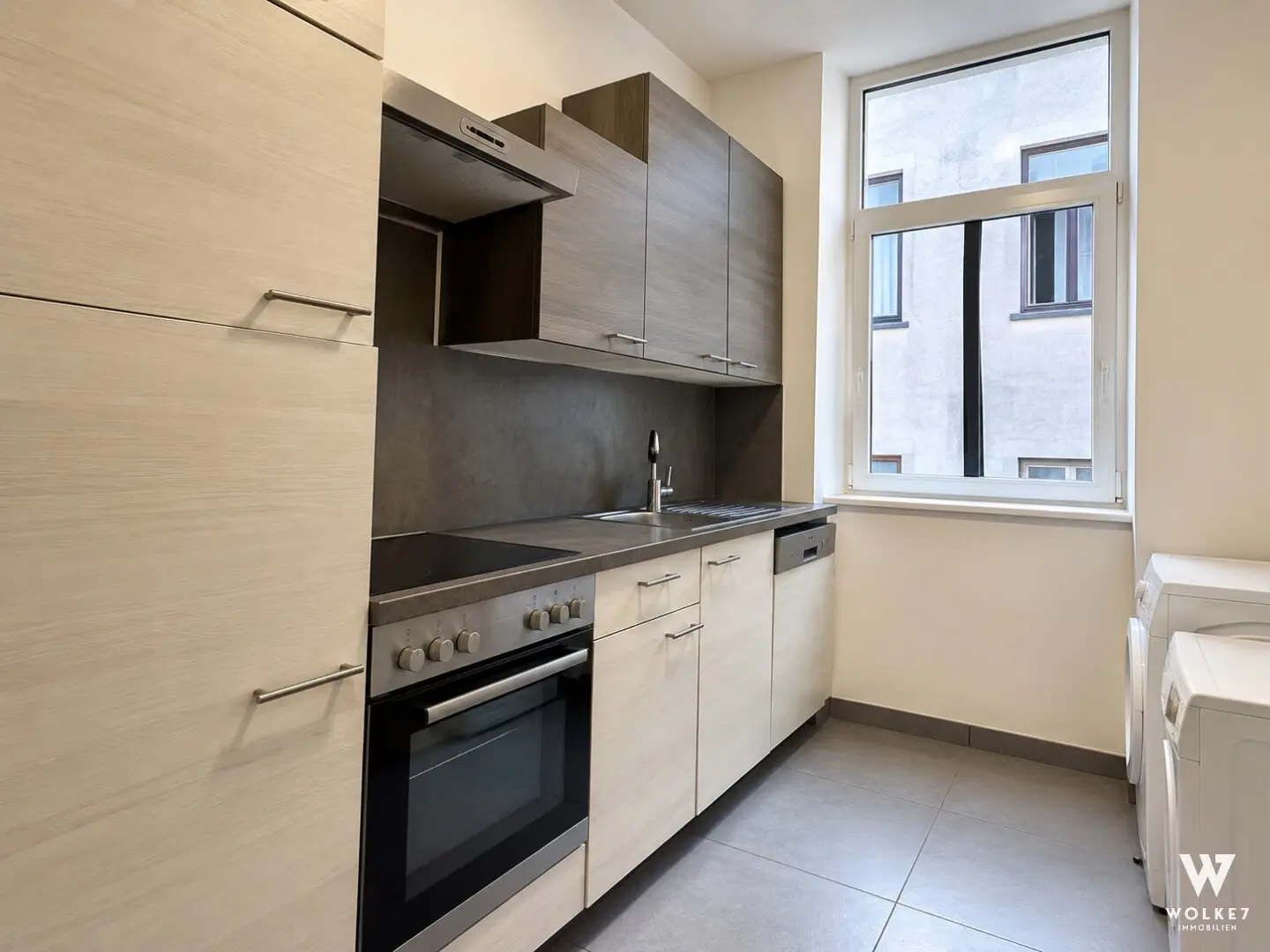 *** Großzügige 3,5-Zimmer-Altbauwohnung in Hernals - viel Platz &amp; ideal für WGs ***