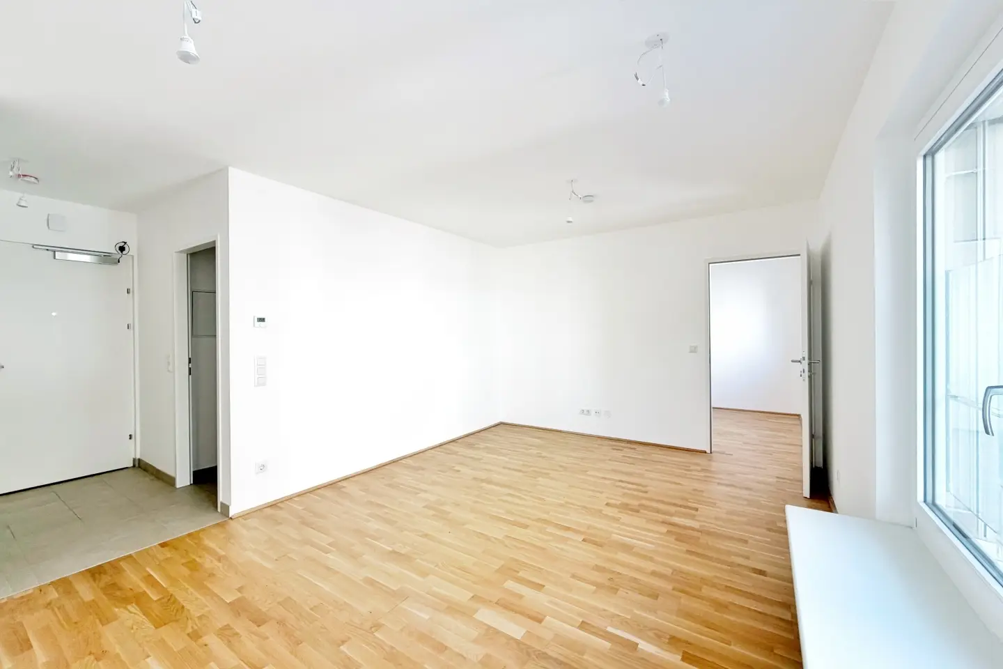 Neubauwohnung in grüner Lage mit Photovoltaik