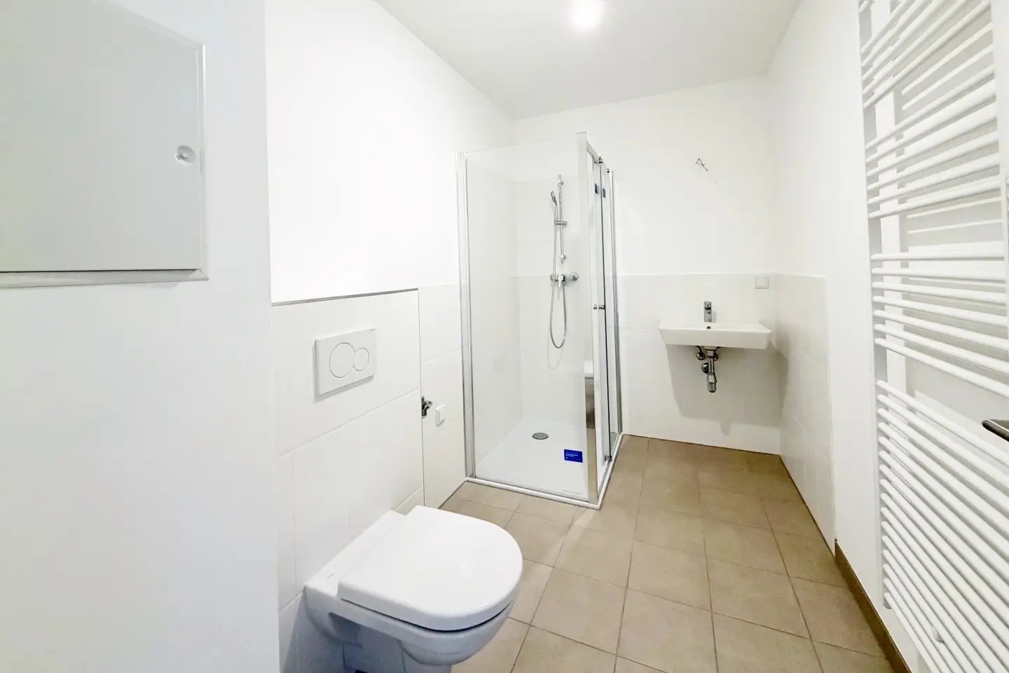 Erstbezug Neubauwohnung mit Balkon und Photovoltaik