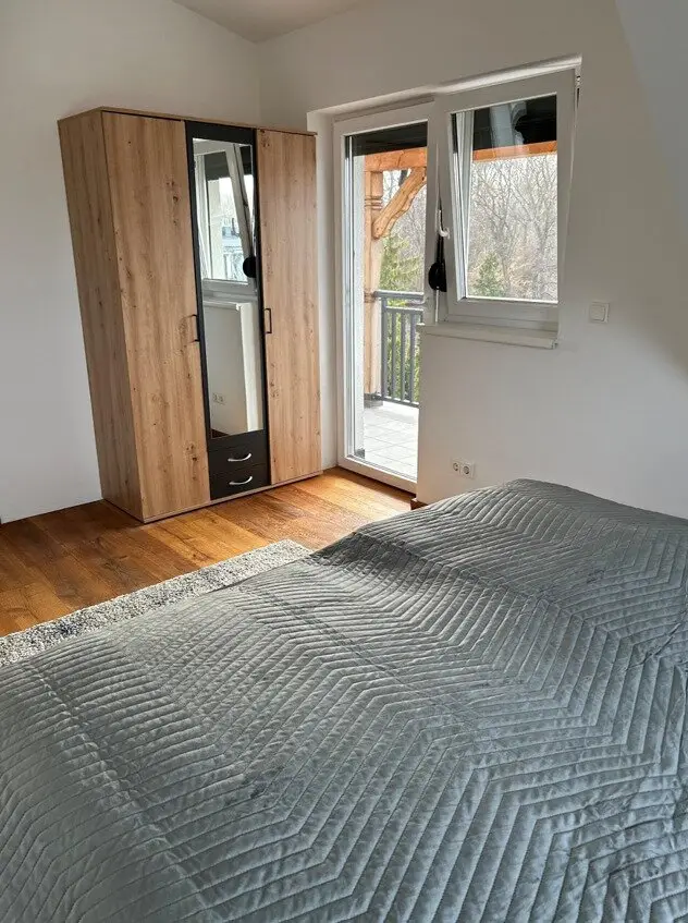Beeindruckende 3 Wohneinheiten mit Terrasse und Garten