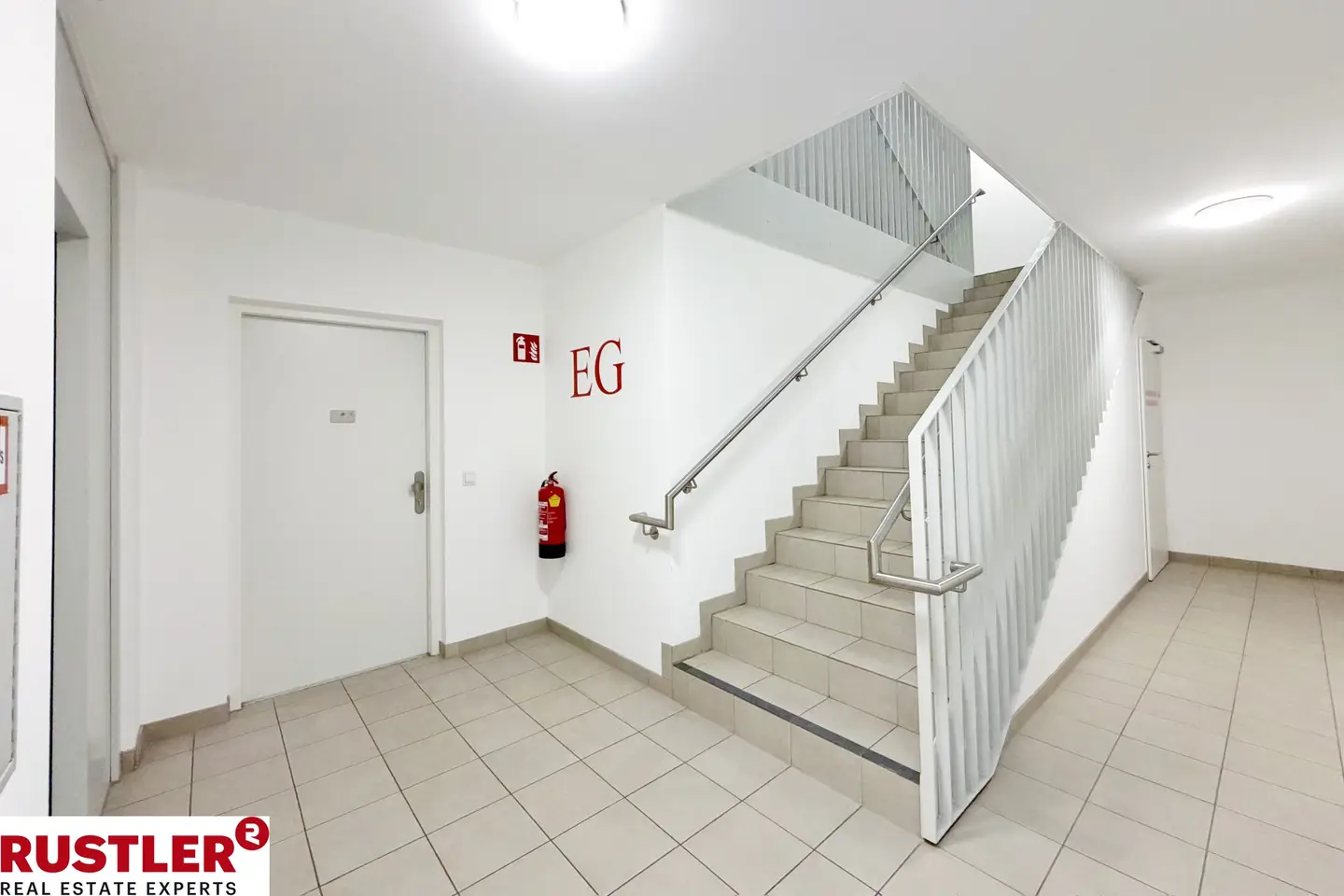 Modern first occupancy Wohnung with sunny terrace and photovoltaic system