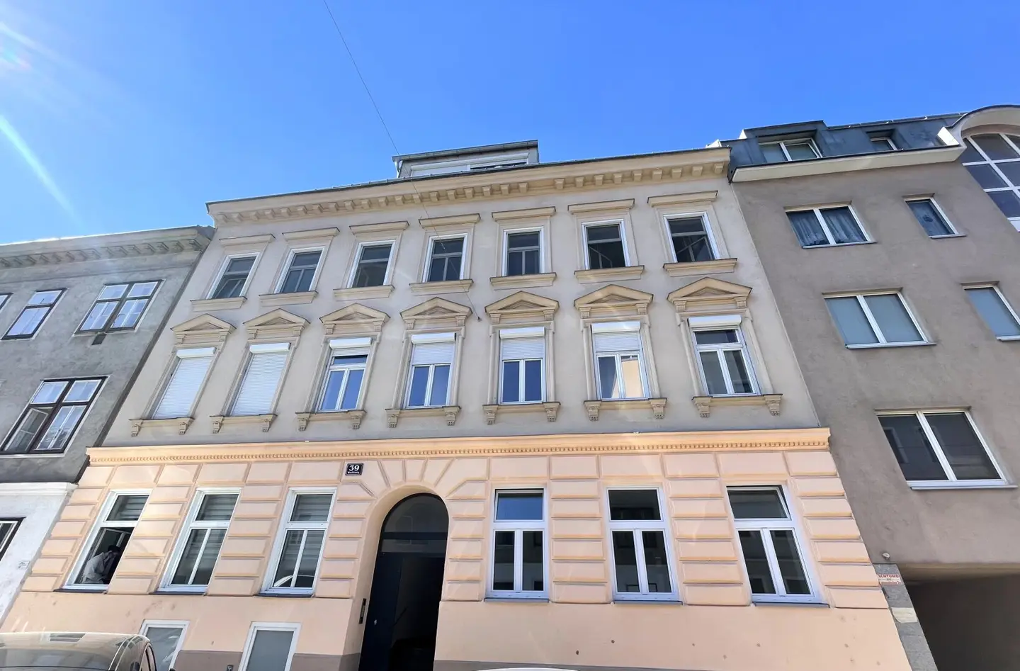 Period building 2-room apartment 16th district newly renovated for sale