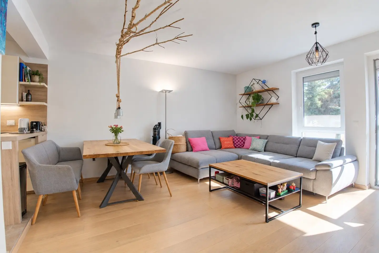 Hochwertige 3-Zimmer-Wohnung mit uneinsehbarem Grünblick, Balkon und Tiefgarage in Leopoldsdorf bei Wien