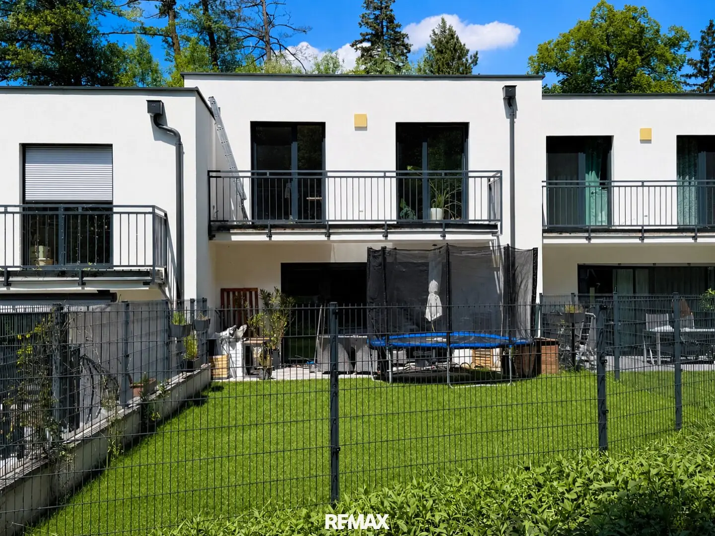 New price! Modern 4-room terraced house with garden, full cellar &amp; 2 parking spaces in Baden