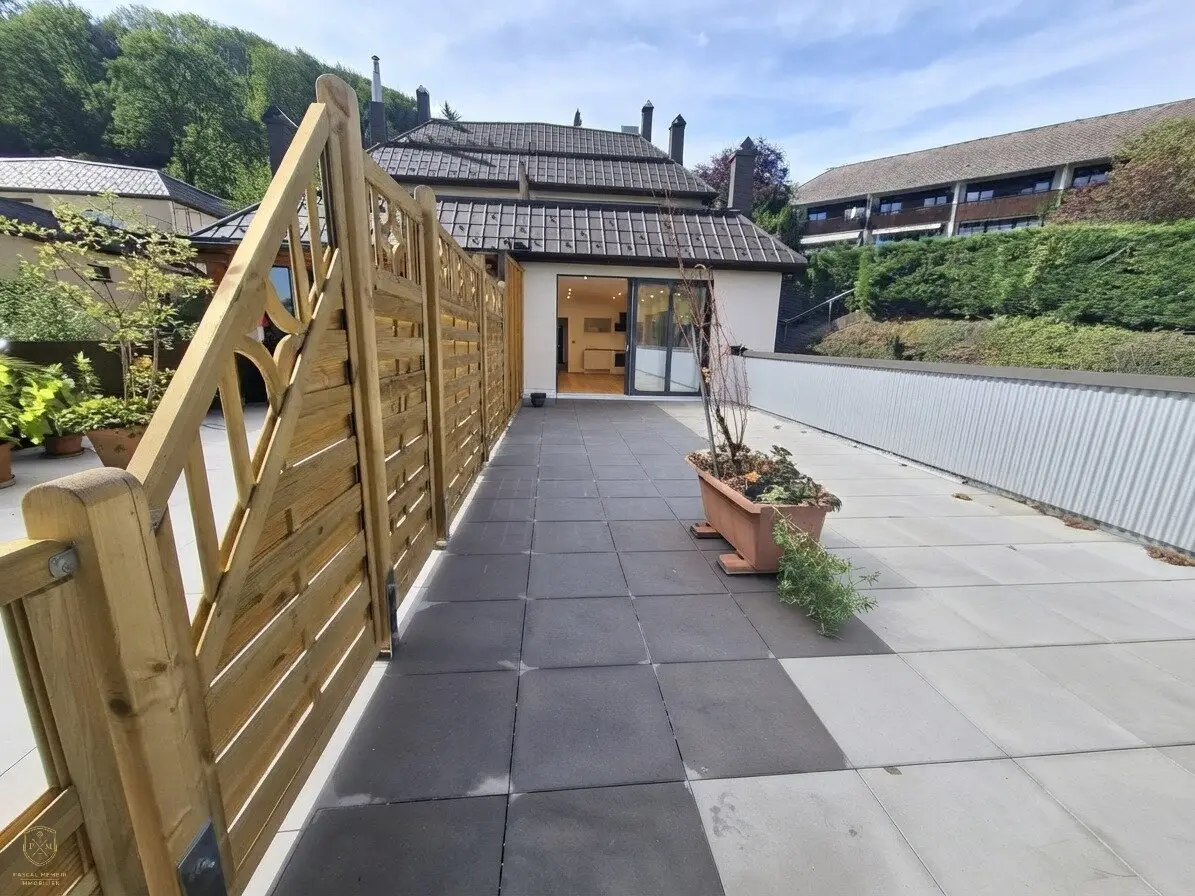 In Traisen: Apartment 88 m² renovated with large terrace and great view for only 119,000 € plus 7,000 € for parking space