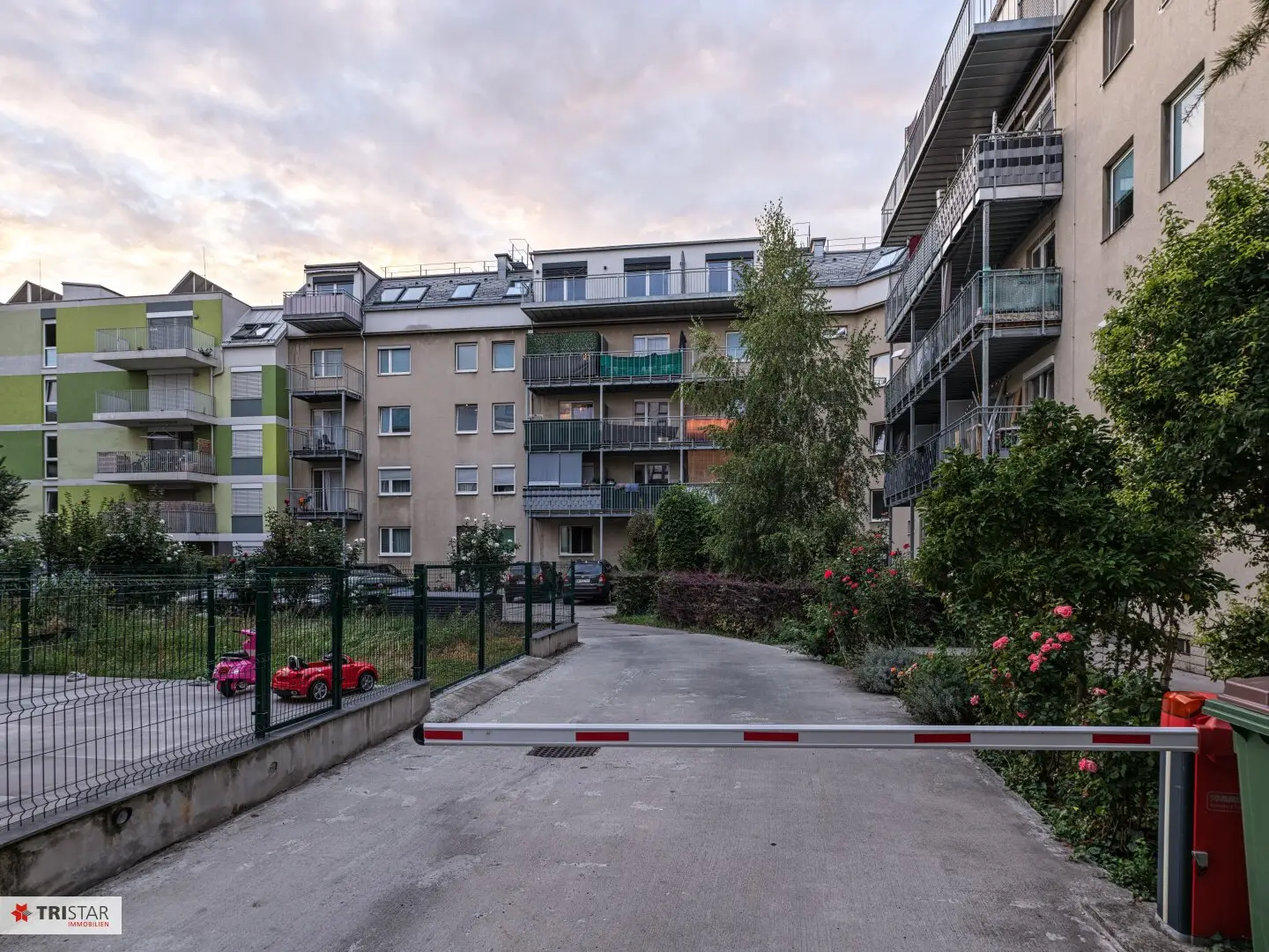 NEU! ++ Hofseitige 2-Zimmer-Wohnung ++ Südostbalkon ++ 2. Liftstock ++ Gestaltungspotenzial ++ 1220 Wien ++