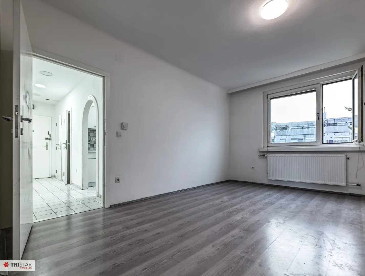 NEU! ++ Hofseitige 2-Zimmer-Wohnung ++ Südostbalkon ++ 2. Liftstock ++ Gestaltungspotenzial ++ 1220 Wien ++