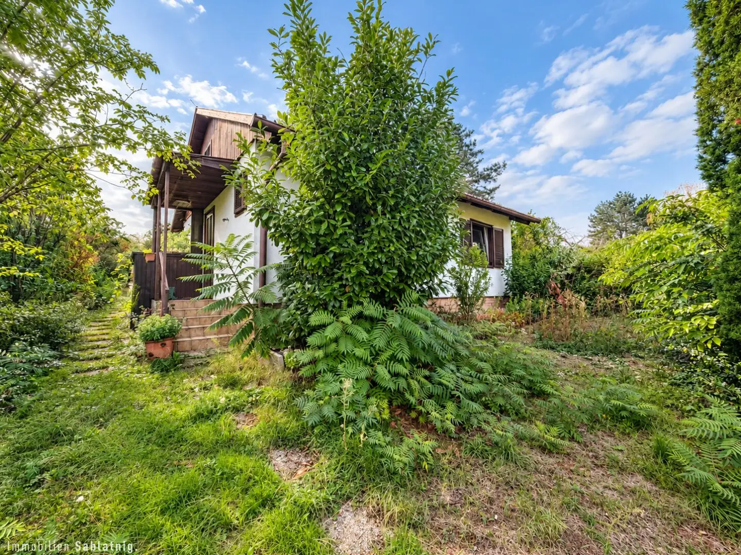 Cozy single family house with garden, terrace and 2 parking spaces in Pöttsching