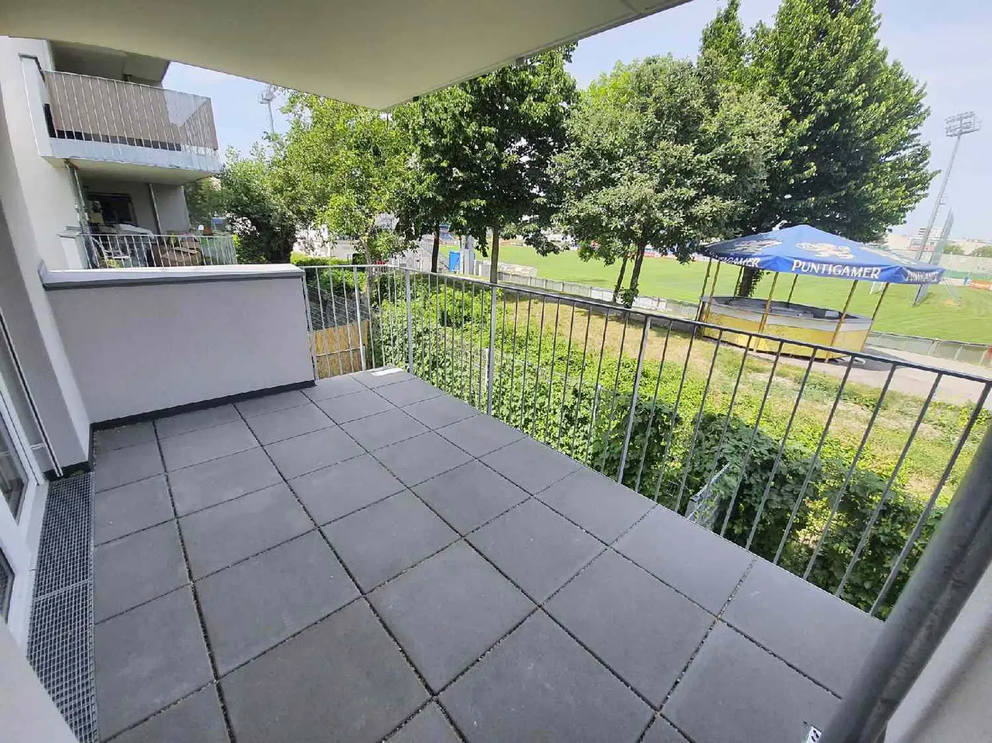Moderne Wohnung nahe Shopping City Nord mit sonnigem Balkon