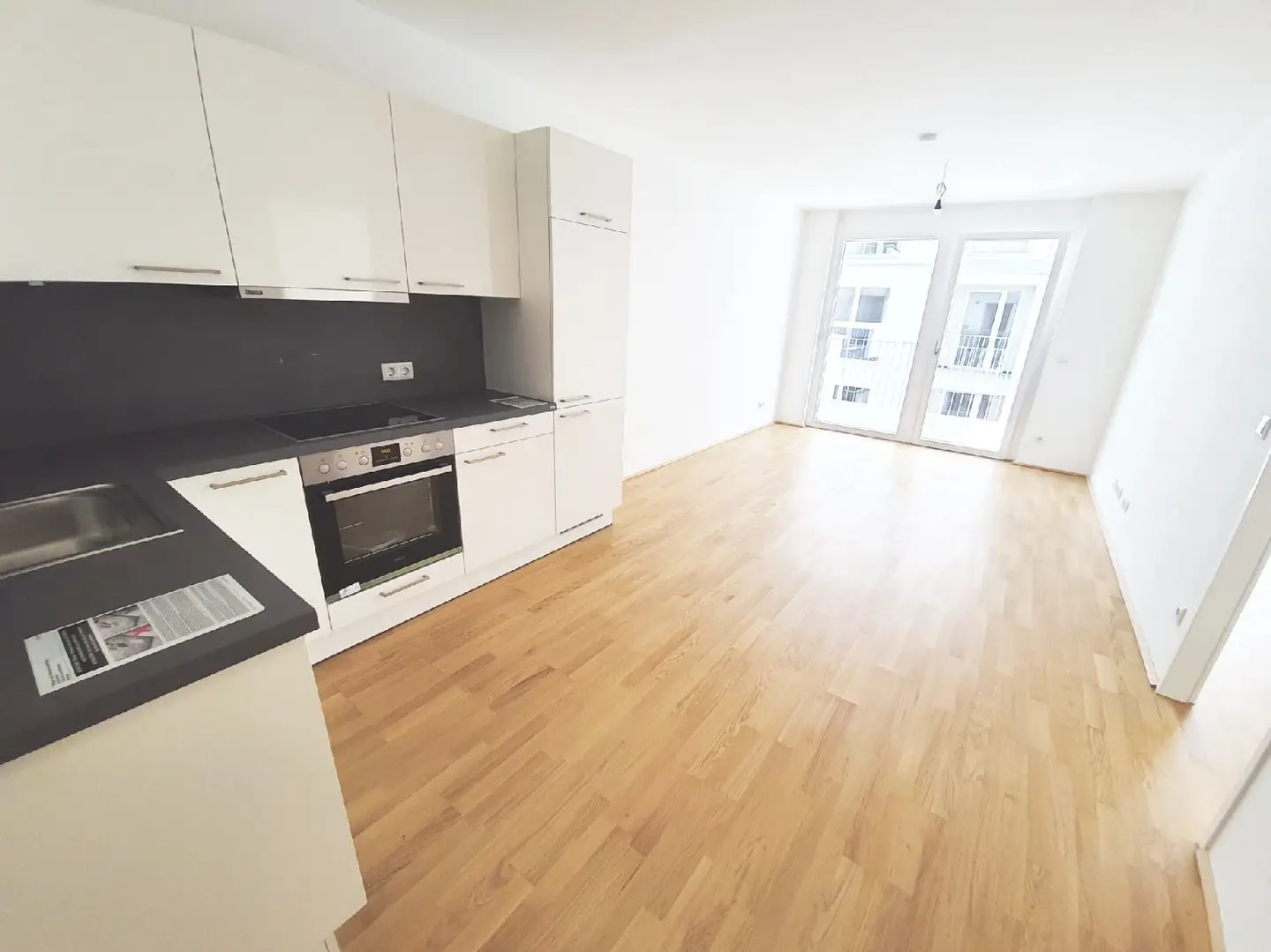 Modern apartment near Shopping City Nord with sunny balcony