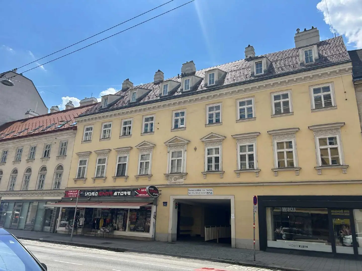 Lichtdurchflutete Wohnung mit Lift und Einbauküche