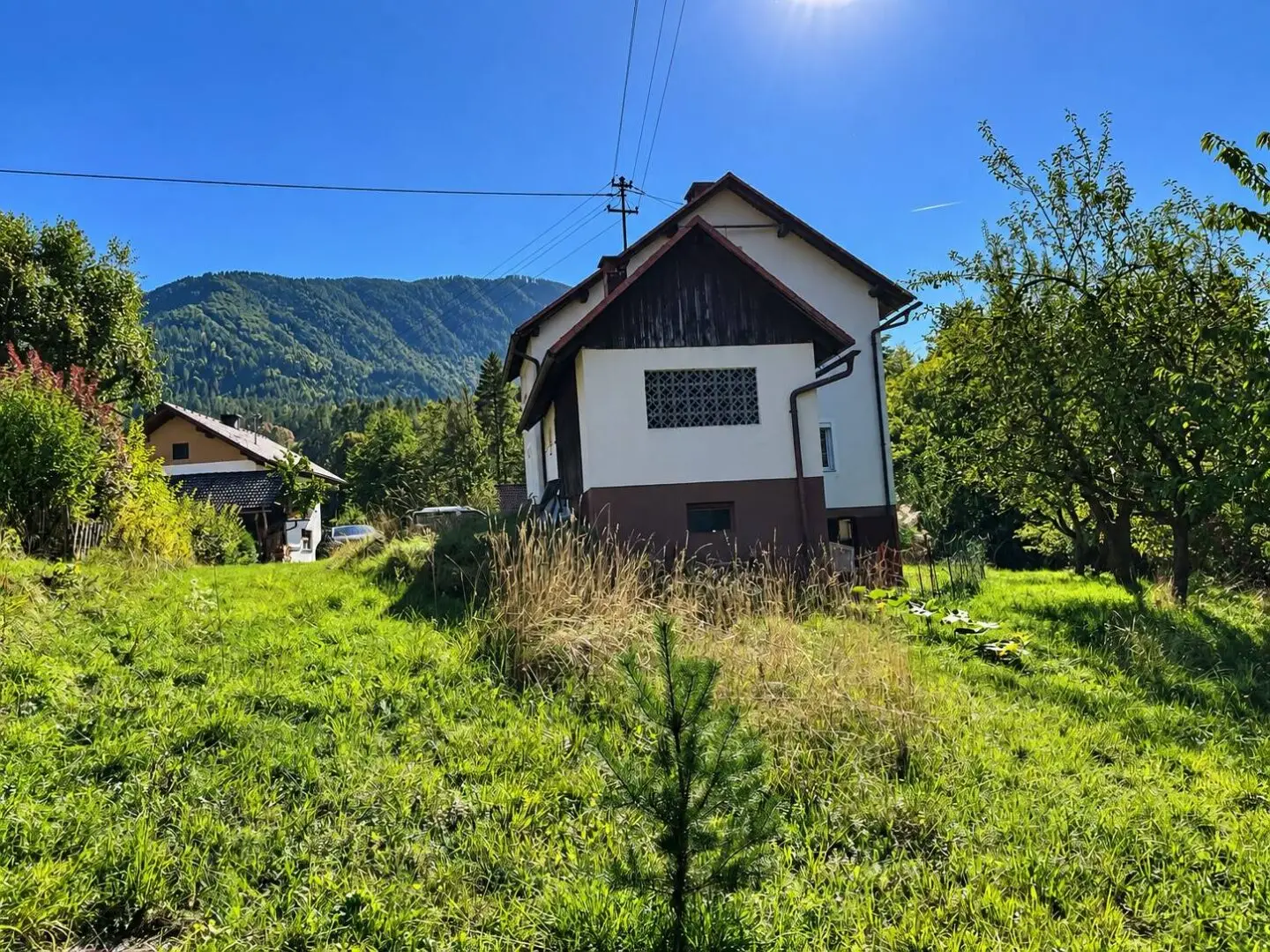 Großzügiges Anwesen auf 1.576 m² Grund – Wohnen mit Weitblick, Gartenidylle und besonderem Charakter