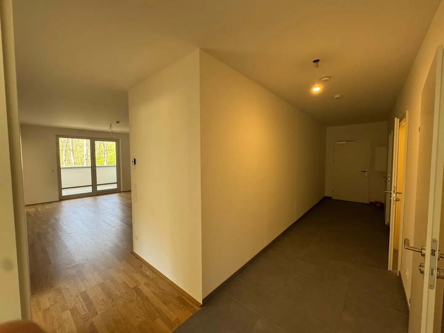 4-room new-build apartment on the 1st floor with elevator and loggia in Billrothgasse