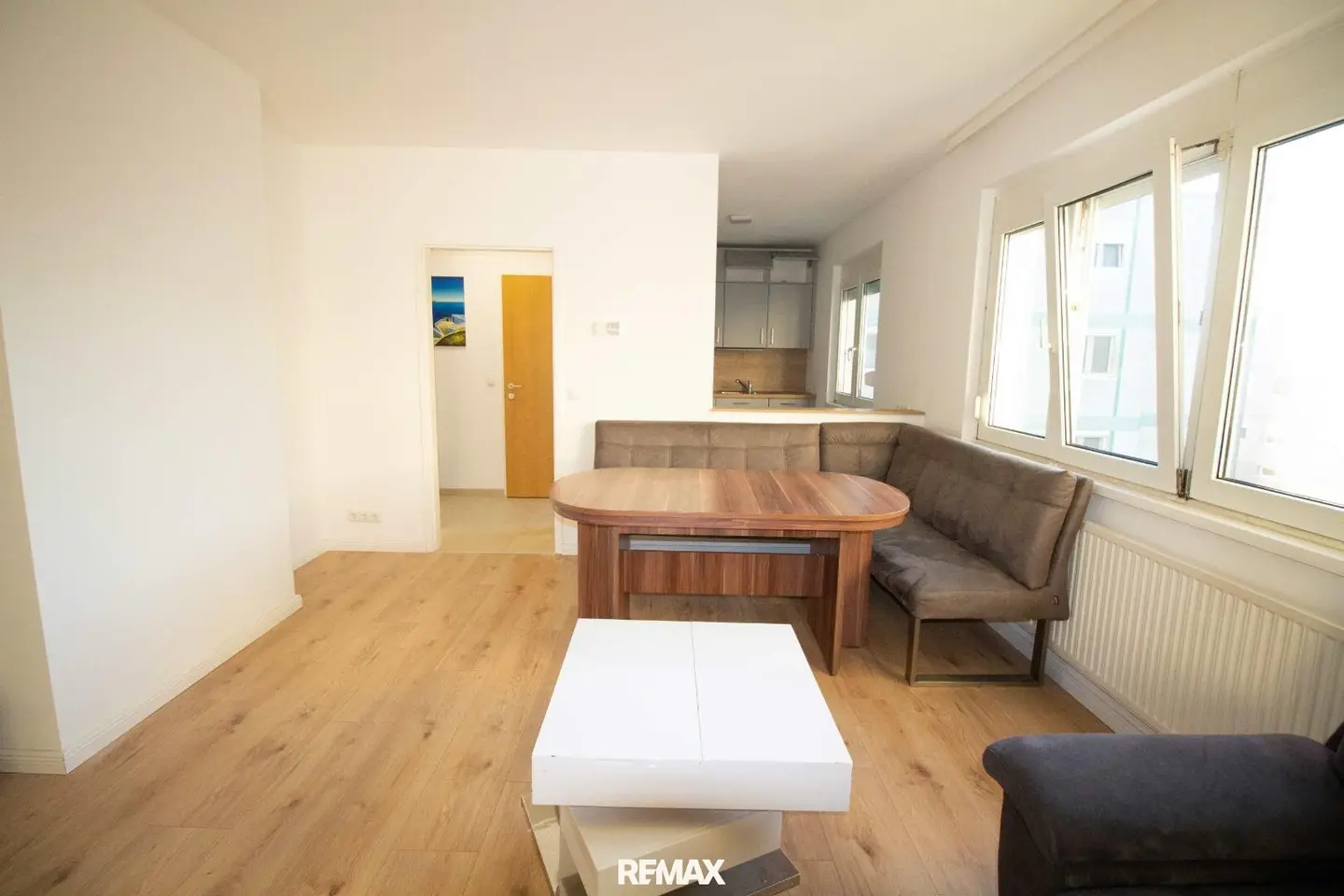 Teilmöblierte 2-Zimmerwohnung nahe SCS!