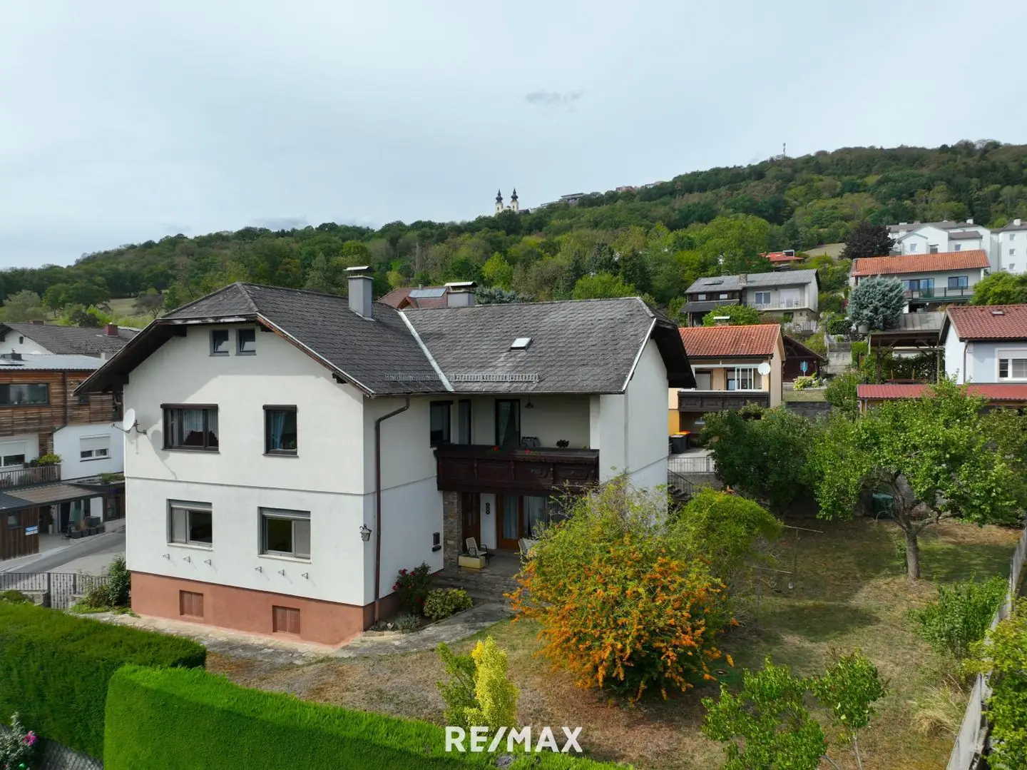 Quiet apartment with terrace and parking spaces