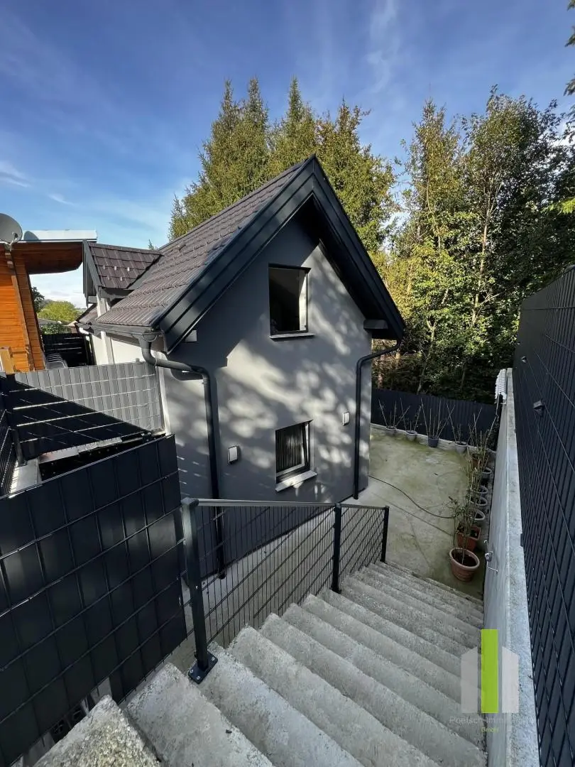 Apartment with private garden and guest house