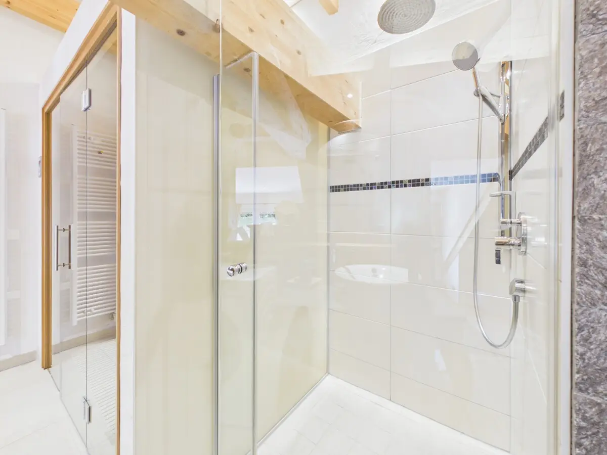 Alpine Maisonettewohnung mit privatem Wellness und Seeblick