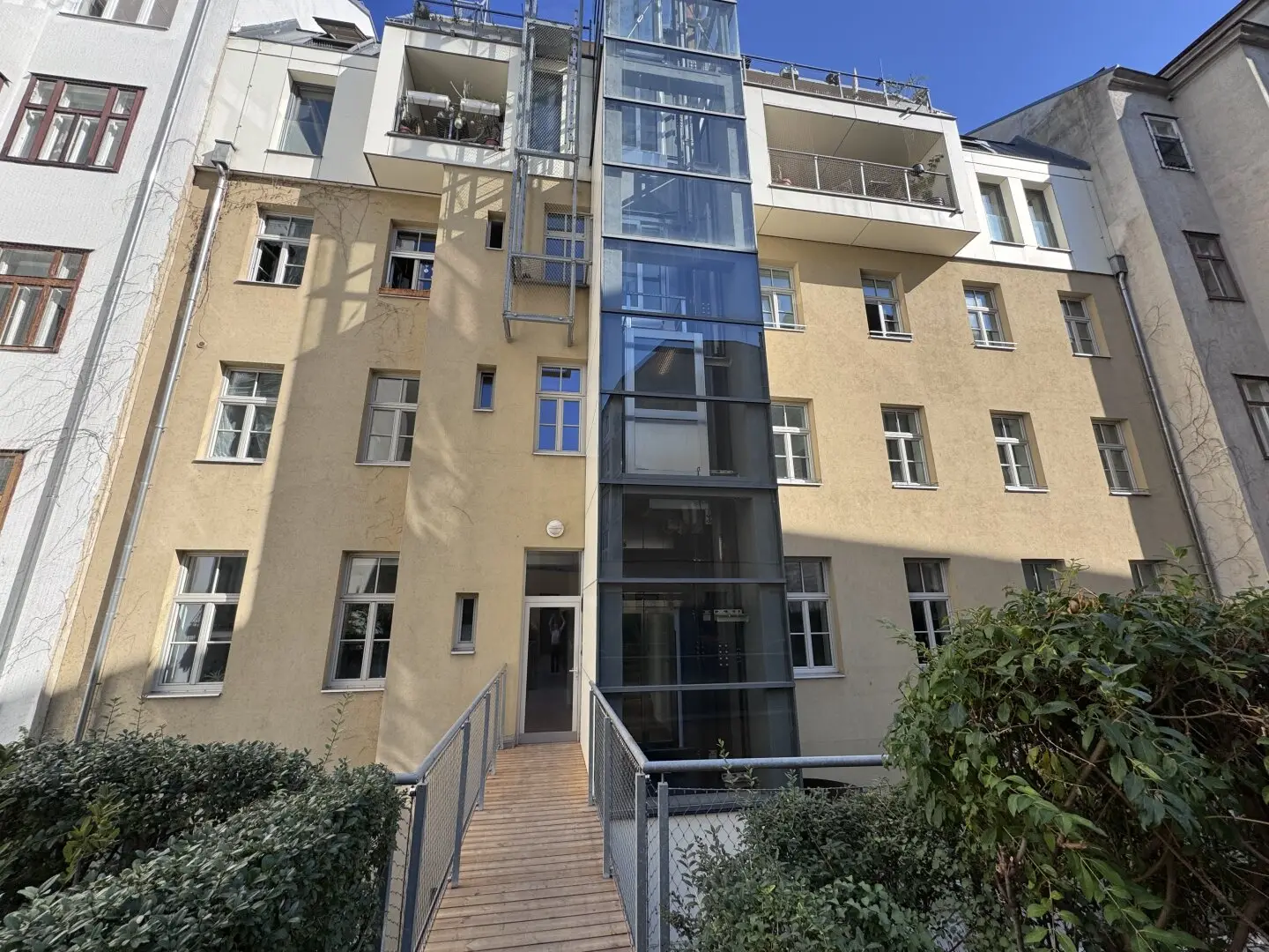 Altbauetage ERSTBEZUG nach Generalsanierung - 4 Zimmer - 2 Bäder - zwischen Praterstraße und Augarten