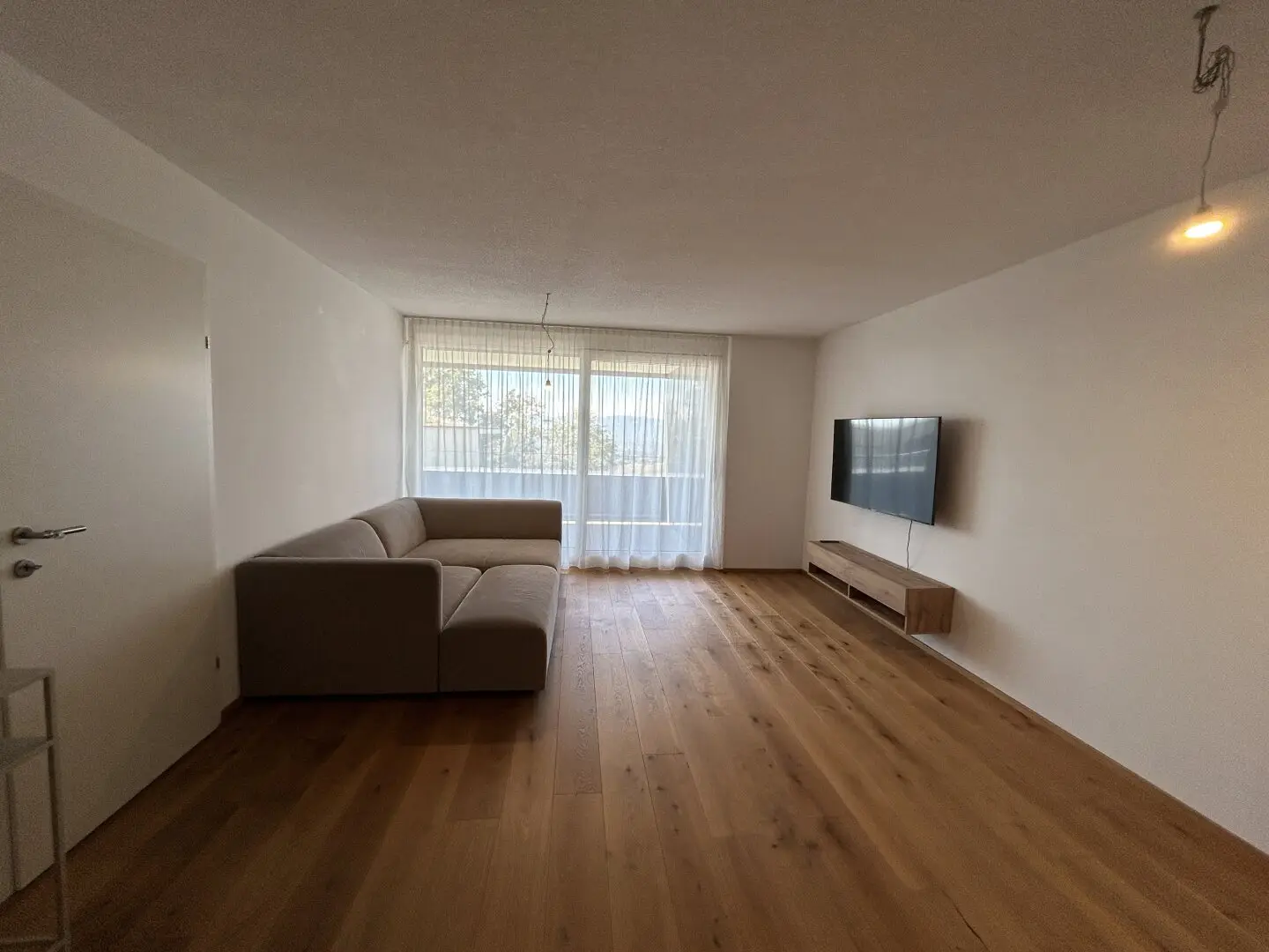 Exklusive und großzügige 2-Zimmer-Terrassenwohnung mit traumhafter Aussicht