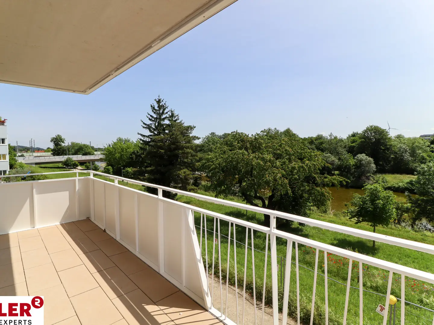 Bright apartment directly on the Traisen in a new build