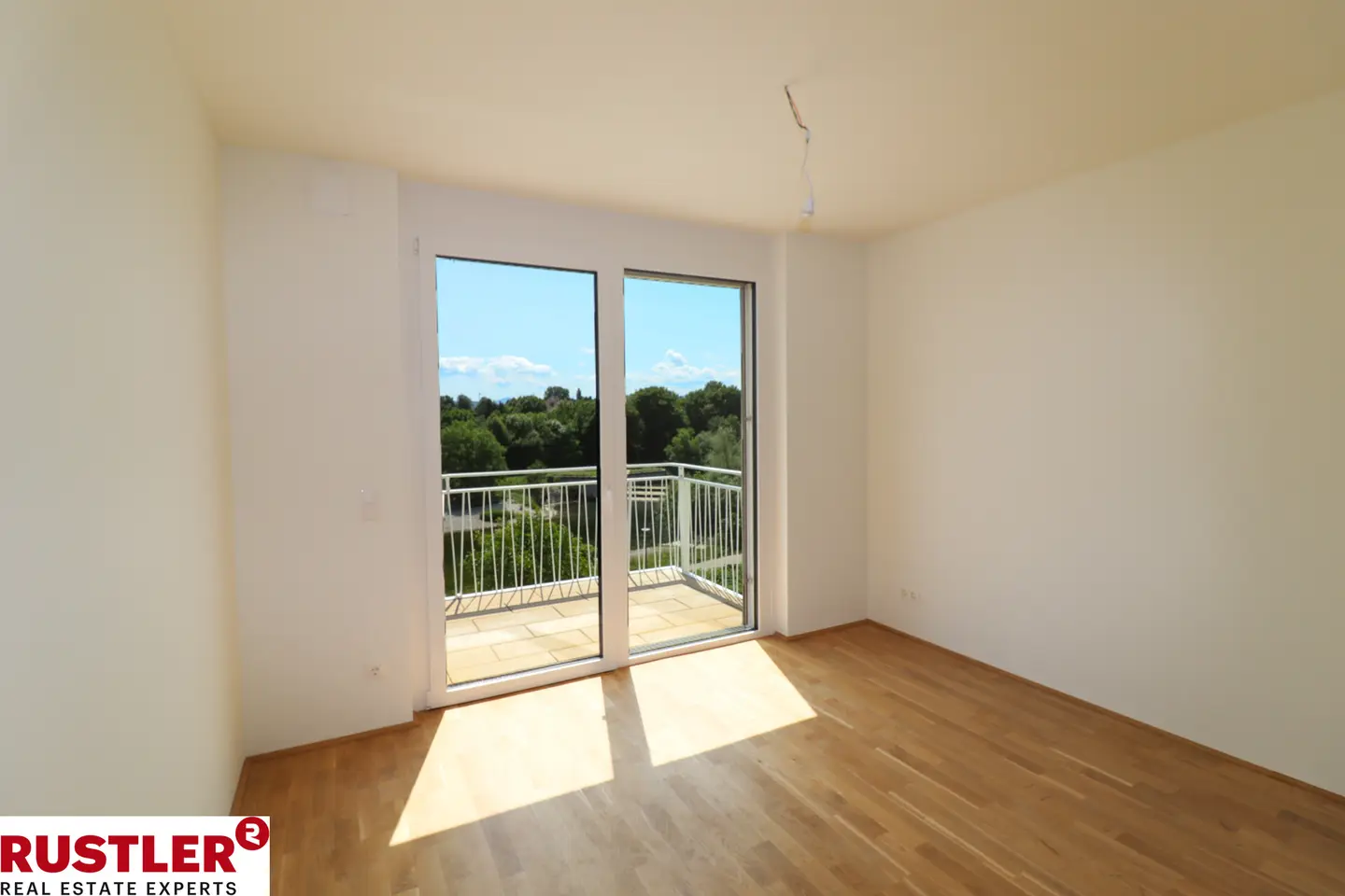 Bright apartment directly on the Traisen in a new build