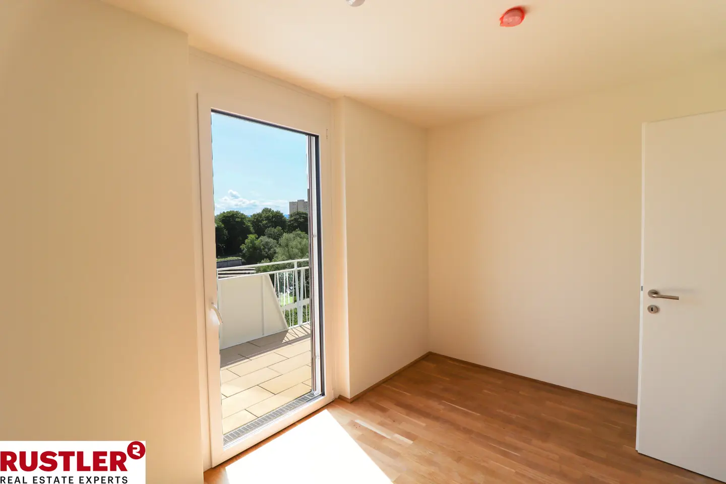 Bright apartment directly on the Traisen in a new build