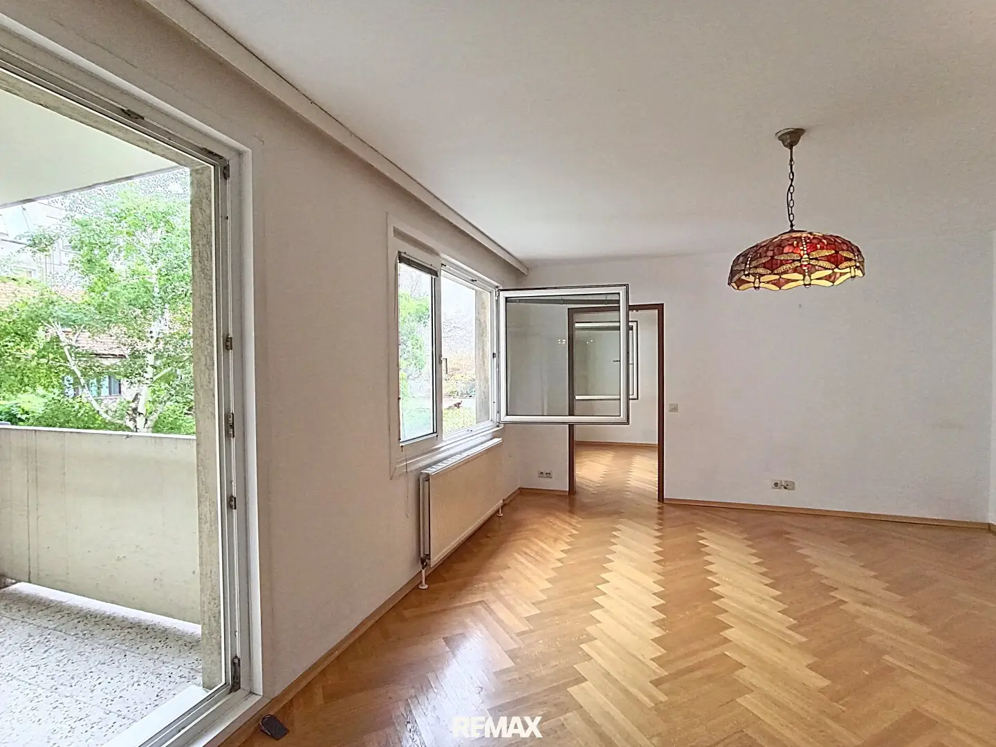 LAGE! Ruhig und Grün - zentral in Mariahilf - 2 Zimmer, Loggia, separate Küche, KFZ-Stellplatz möglich