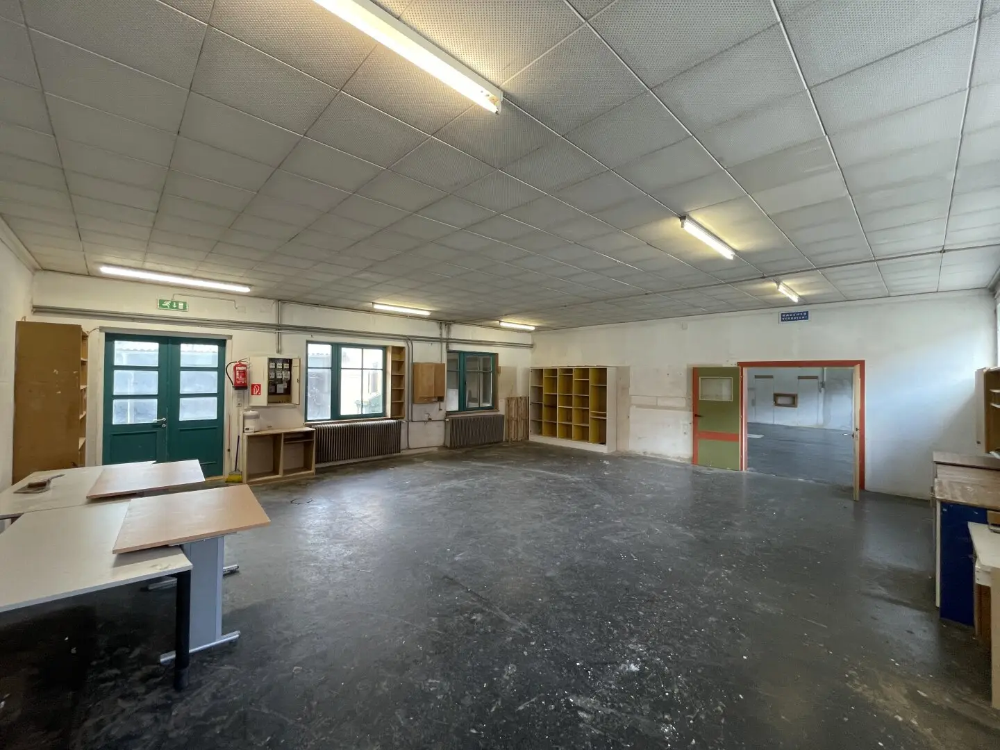GEWERBE-LIEGENSCHAFT MIT 200 m² HALLEN + INNENHOF IN SCHATTENDORF!