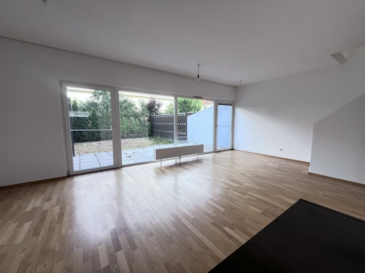 Familienwohnung mit Privatgarten Terrasse und Garage