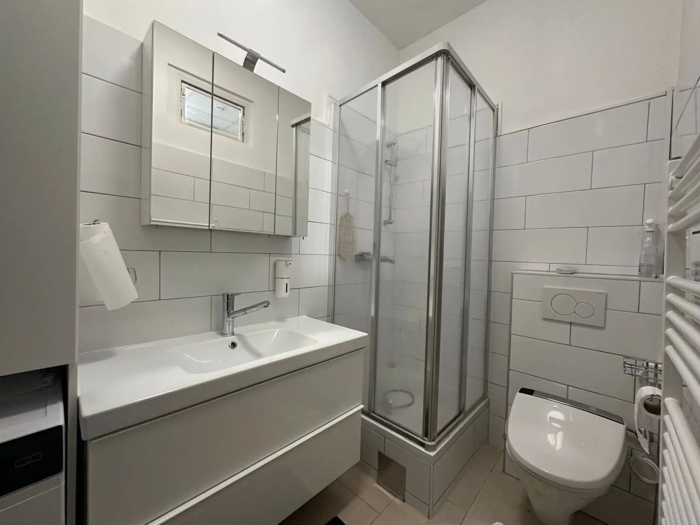 #SQ - CHARMANTE 1-ZIMMER-ALTBAUWOHNUNG MIT PARKBLICK IN 1200 WIEN