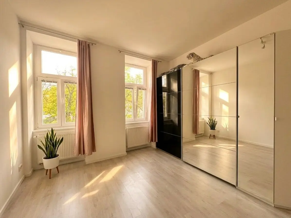#SQ - CHARMANTE 1-ZIMMER-ALTBAUWOHNUNG MIT PARKBLICK IN 1200 WIEN