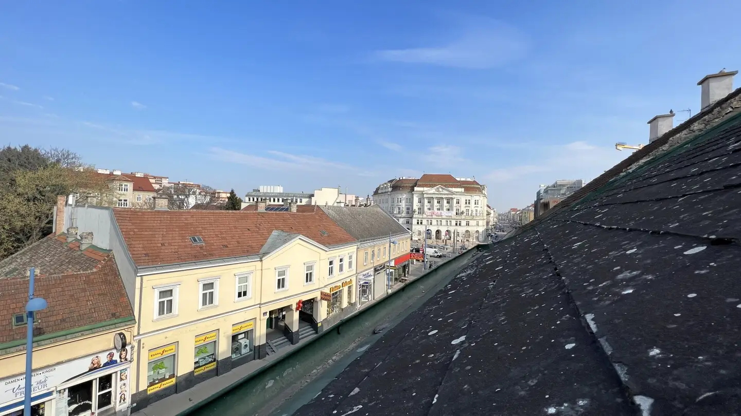 # SQ - ROHDACHBODEN MIT BAUBEWILLIGUNG &amp; ERWEITERBARE WOHNUNG IM 2. OBERGESCHOSS IN ZENTRALER LAGE AM SPITZ IN FLORIDSDORF