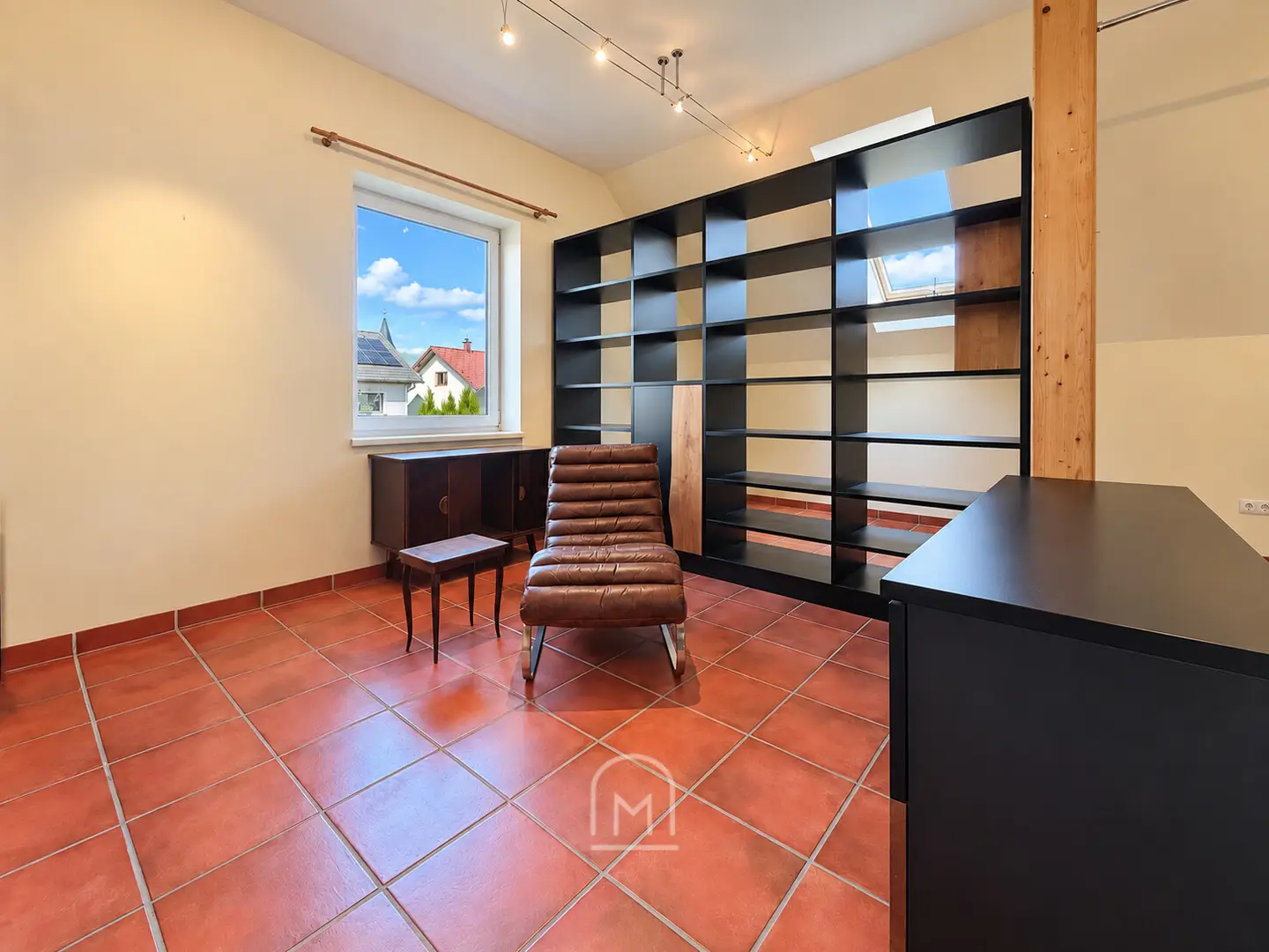 Quiet family apartment with spacious private garden
