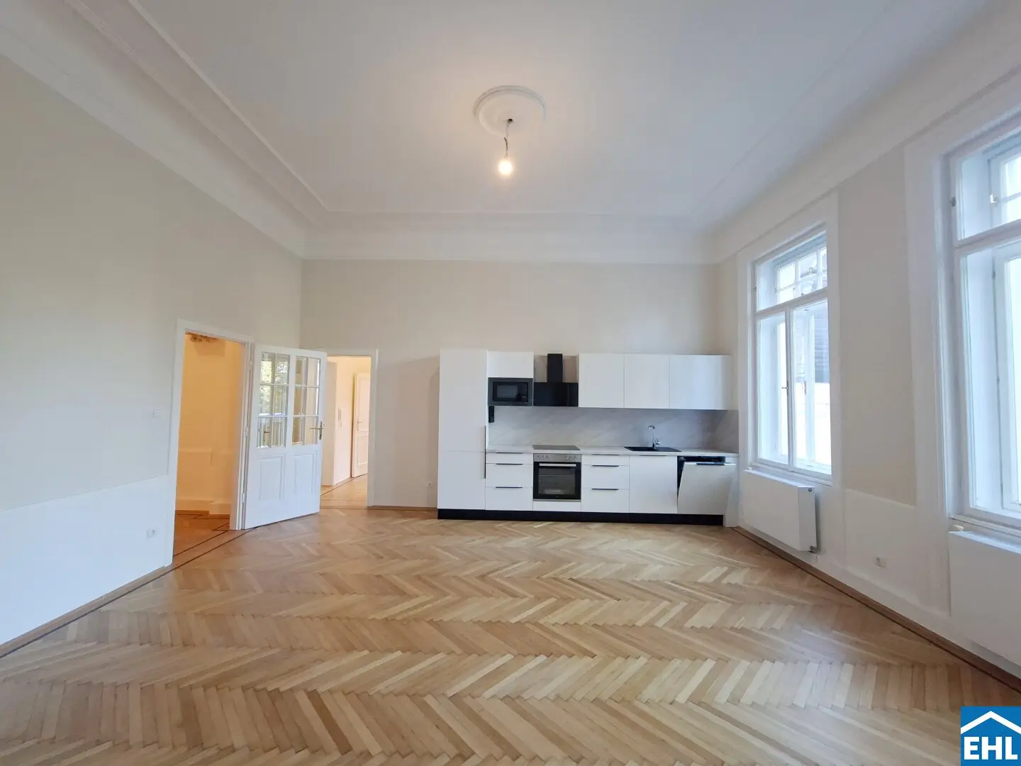 3 MONTHS RENT-FREE Exclusive 4-room old building dream in 1040 Wien