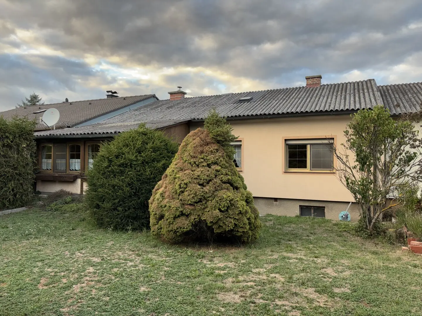 Wohnen mit Schlossbergblick – Einfamilienhaus mit Garten und viel Gestaltungsmöglichkeiten in Hainburg