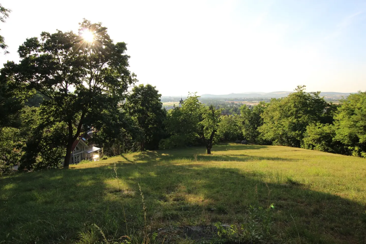 TRAUMHAFTER FERNBLICK, RARITÄT, GRÜNRUHELAGE, EXKLUSIVER BAUGRUND IN BISAMBERG
