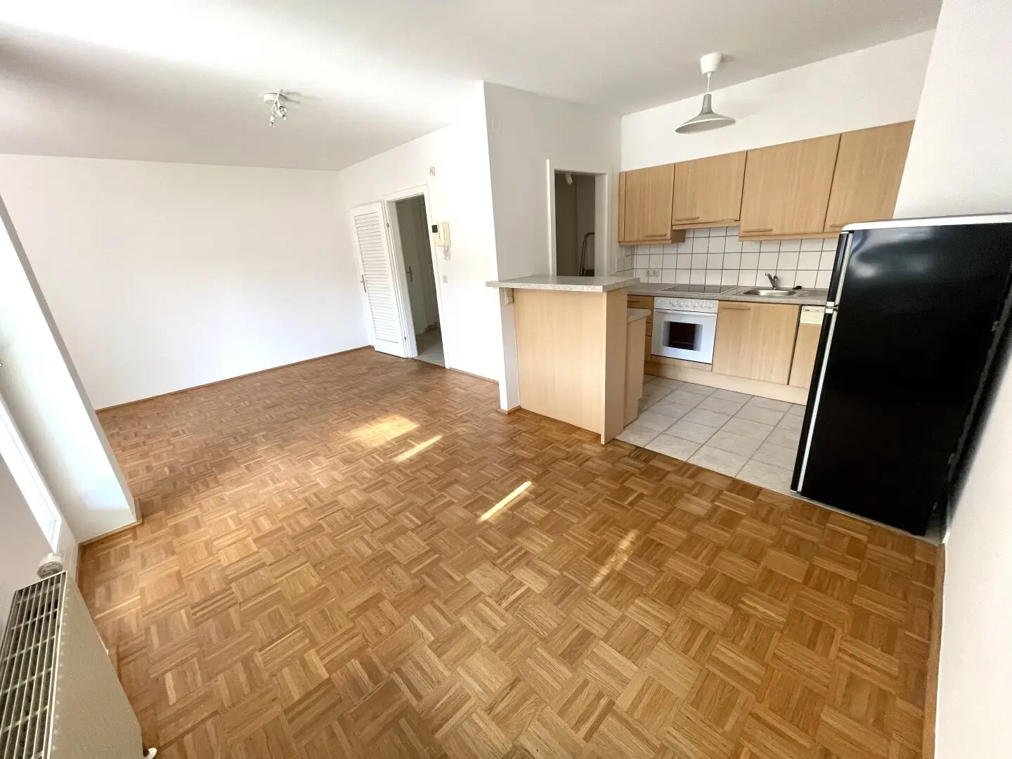 URLAUBSFEELING IN NEUSTIFT AM WALDE BEI DEN WEINBERGEN - SONNIGE WOHNUNG MIT WINTERGARTEN/LOGGIA