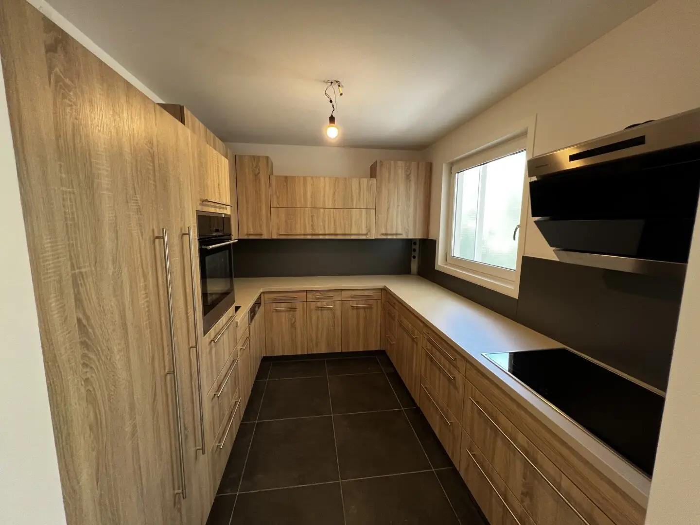 Modern 3-room apartment with loggia and fitted kitchen
