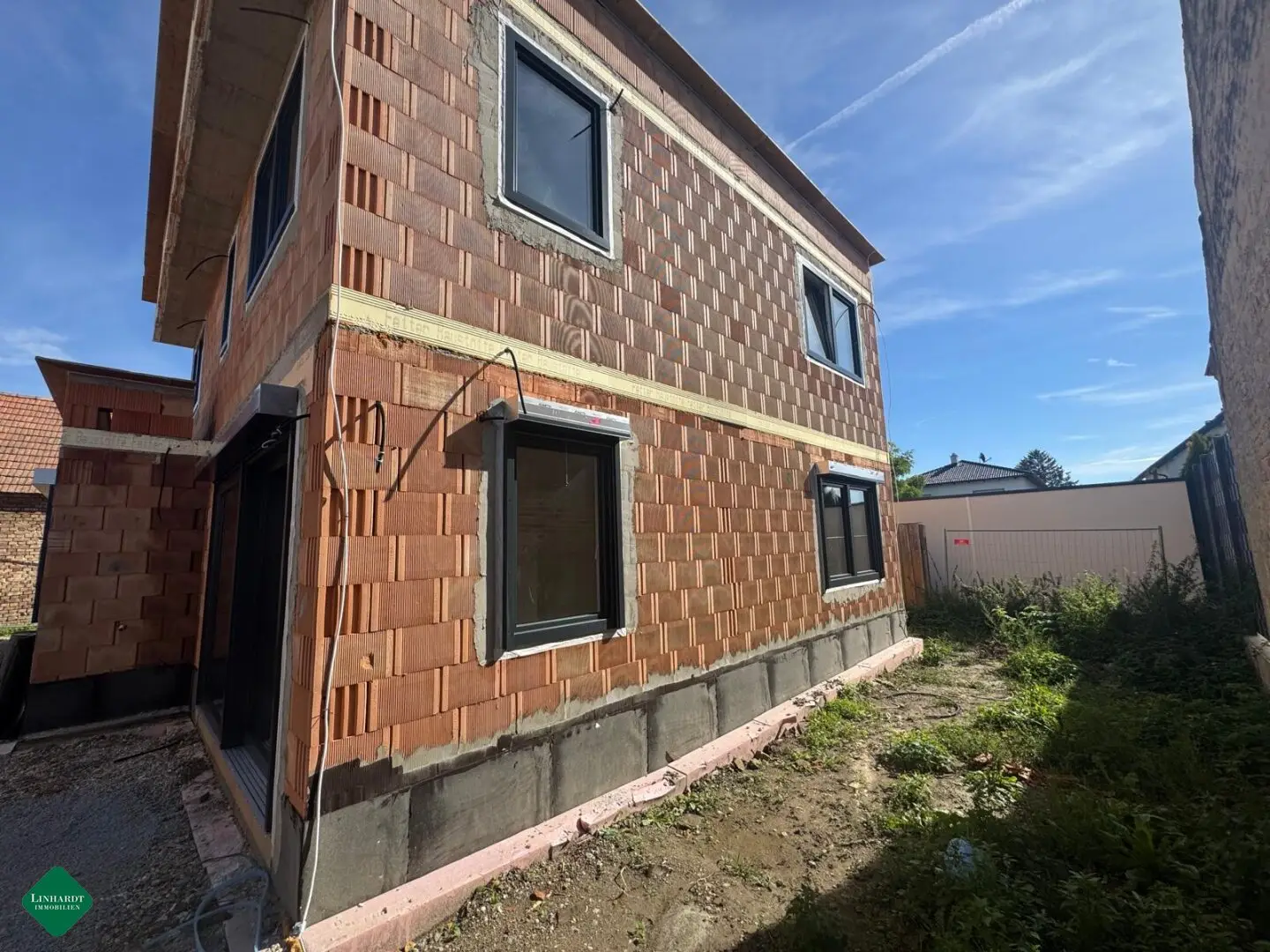 Modern houses. Quiet location. A home with a future.