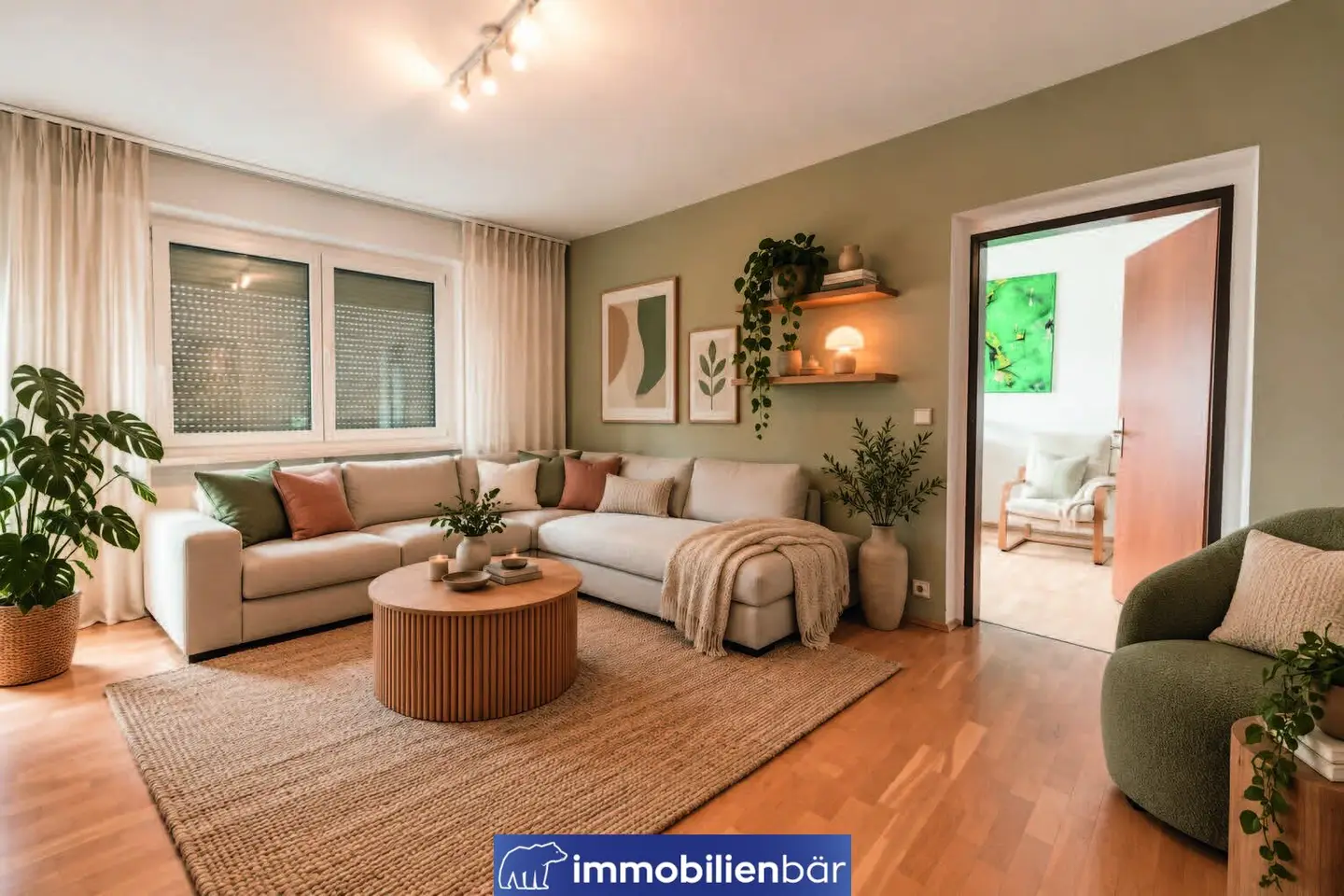 Cosy and quiet 4-room apartment with loggia in Neumarkt
