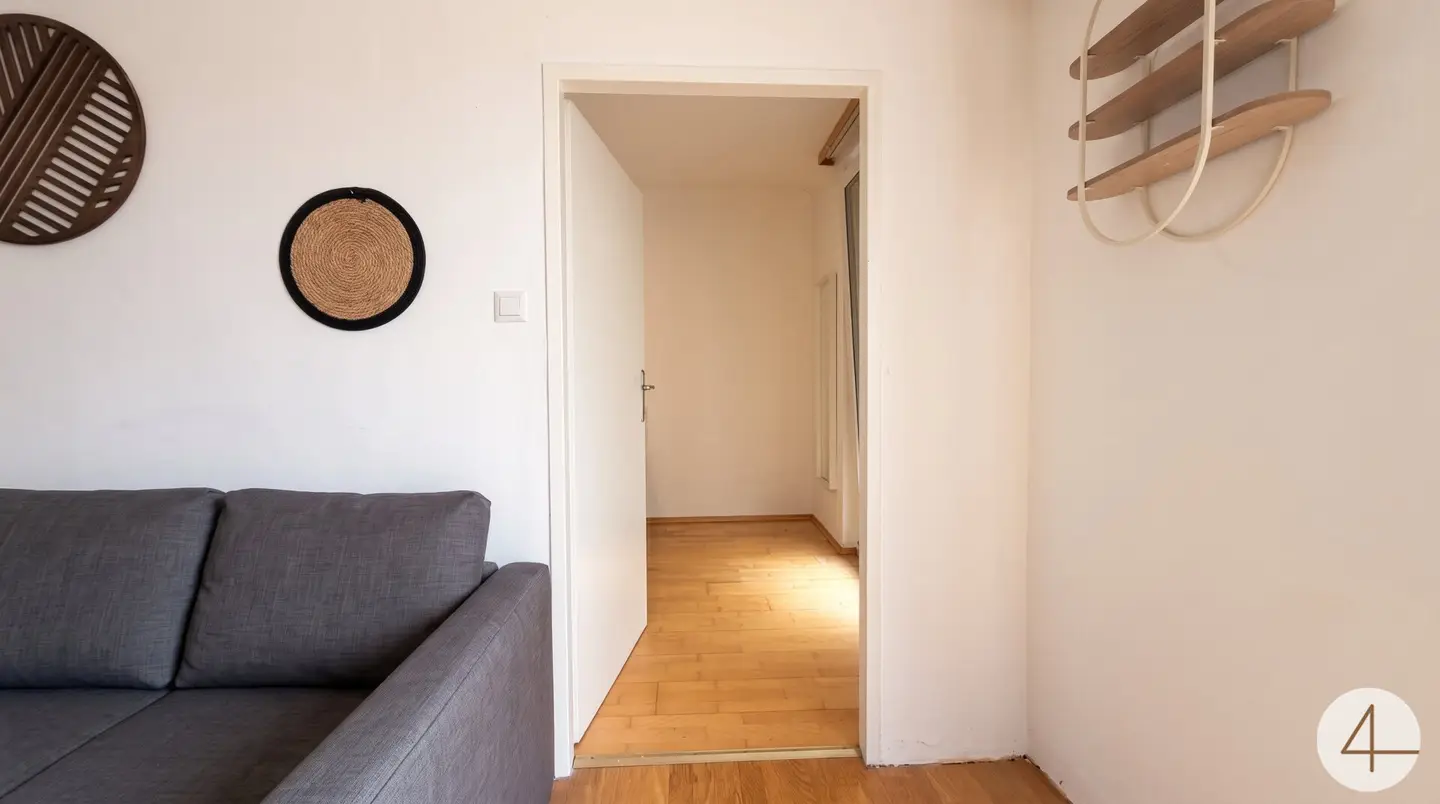 Charmante Dachgeschosswohnung mit Balkon – modernisiert &amp; bezugsbereit