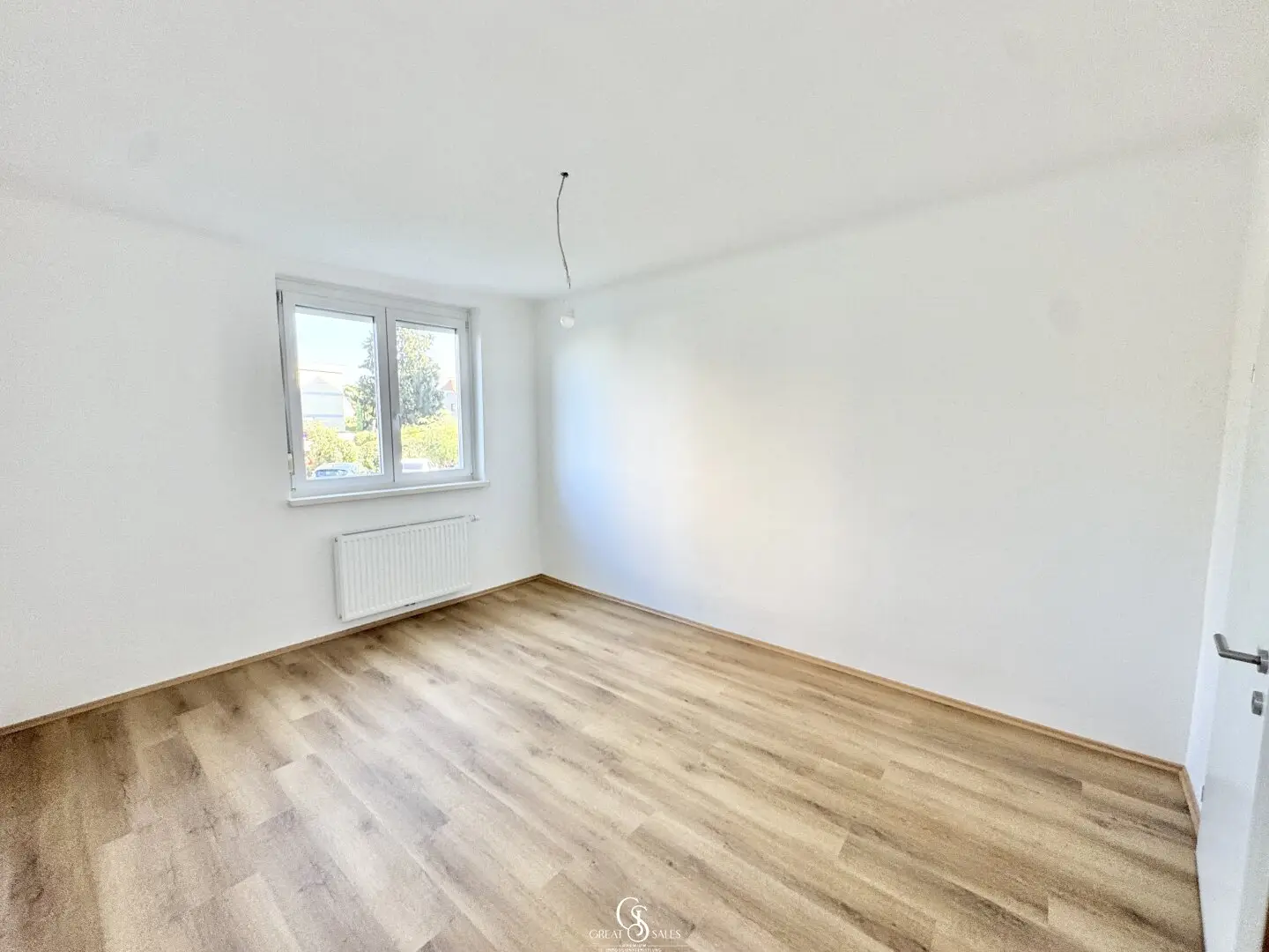Freshly renovated 3-room apartment with west-facing balcony